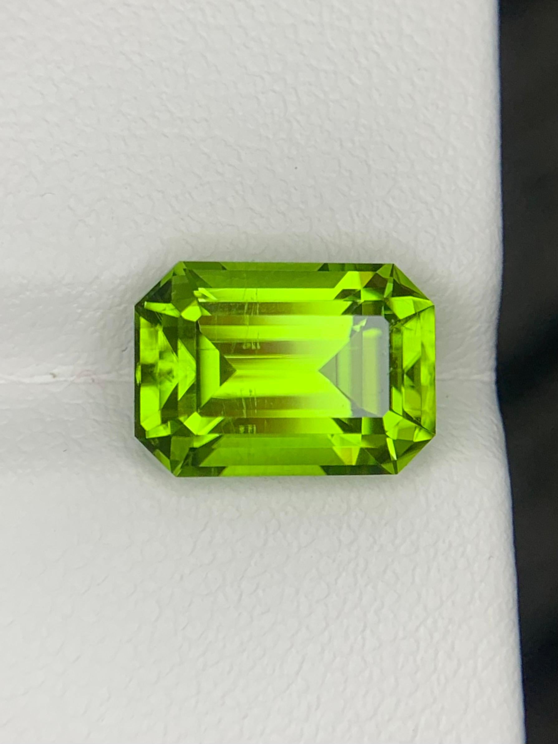 4.65 Carats Natural Loose Peridot Gemstone Emerald Cut (pierre précieuse de péridot en vrac, taille émeraude) en vente 5