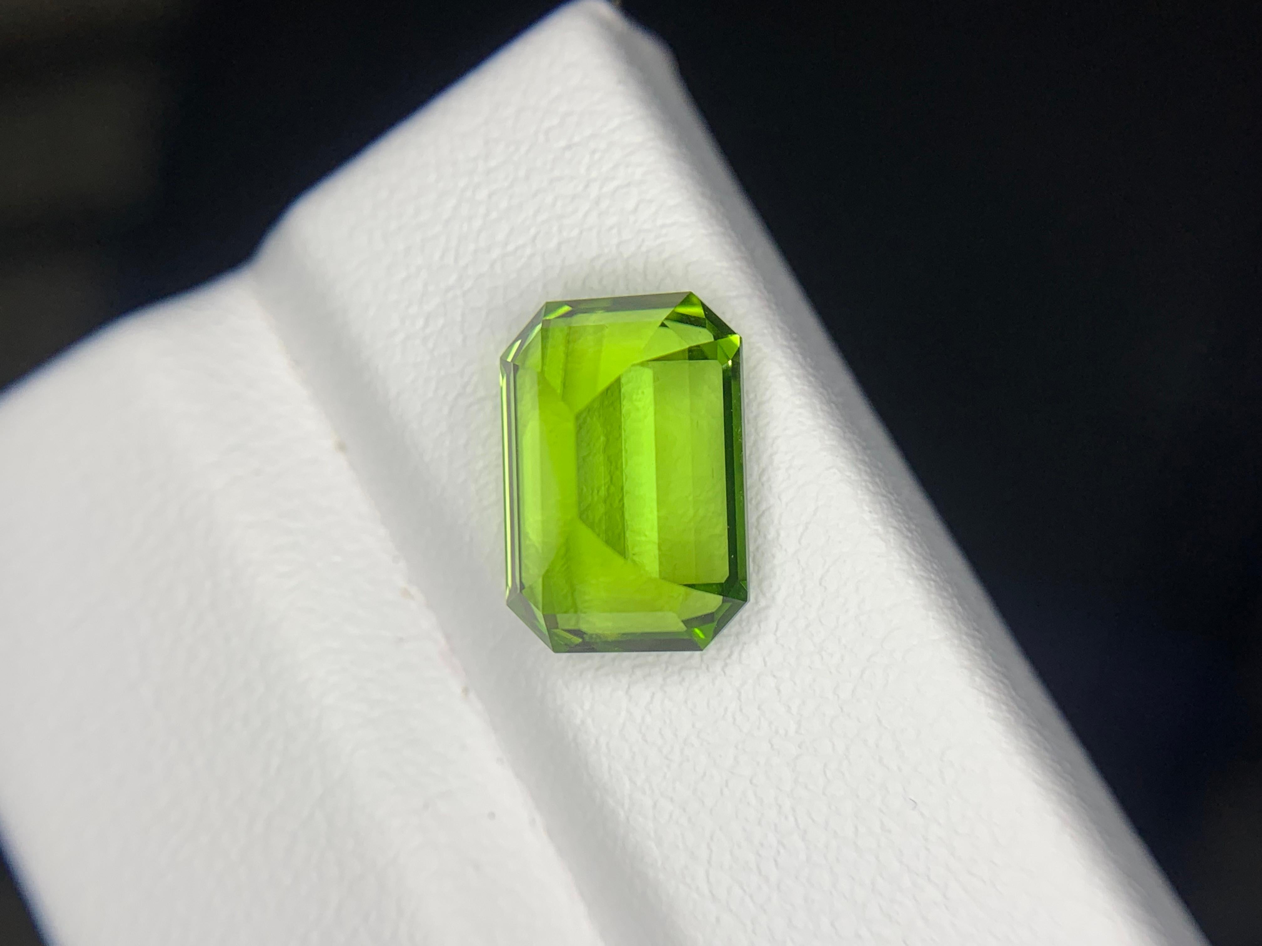 4.65 Carats Natural Loose Peridot Gemstone Emerald Cut (pierre précieuse de péridot en vrac, taille émeraude) en vente 6