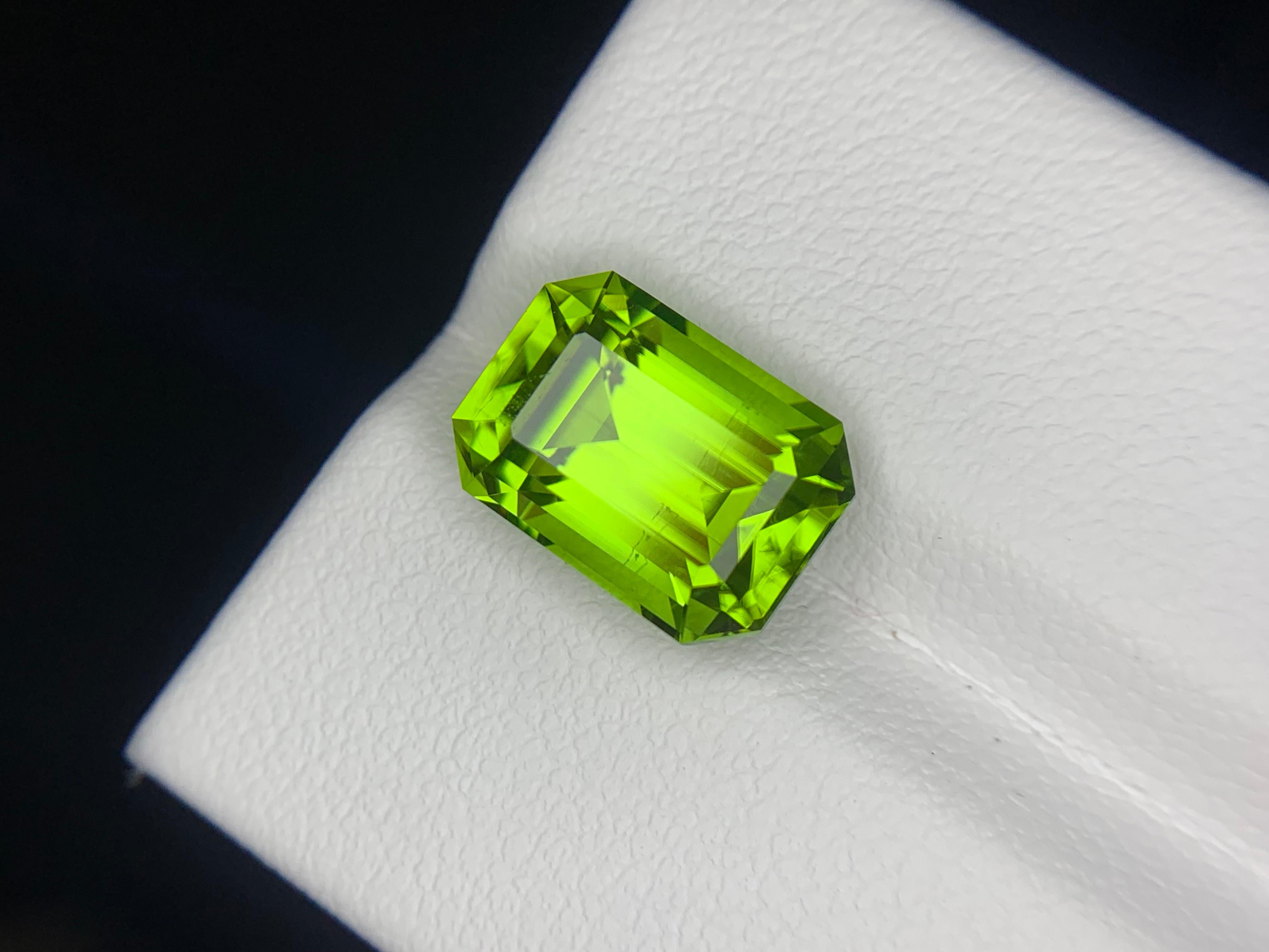 4.65 Carats Natural Loose Peridot Gemstone Emerald Cut (pierre précieuse de péridot en vrac, taille émeraude) en vente 8