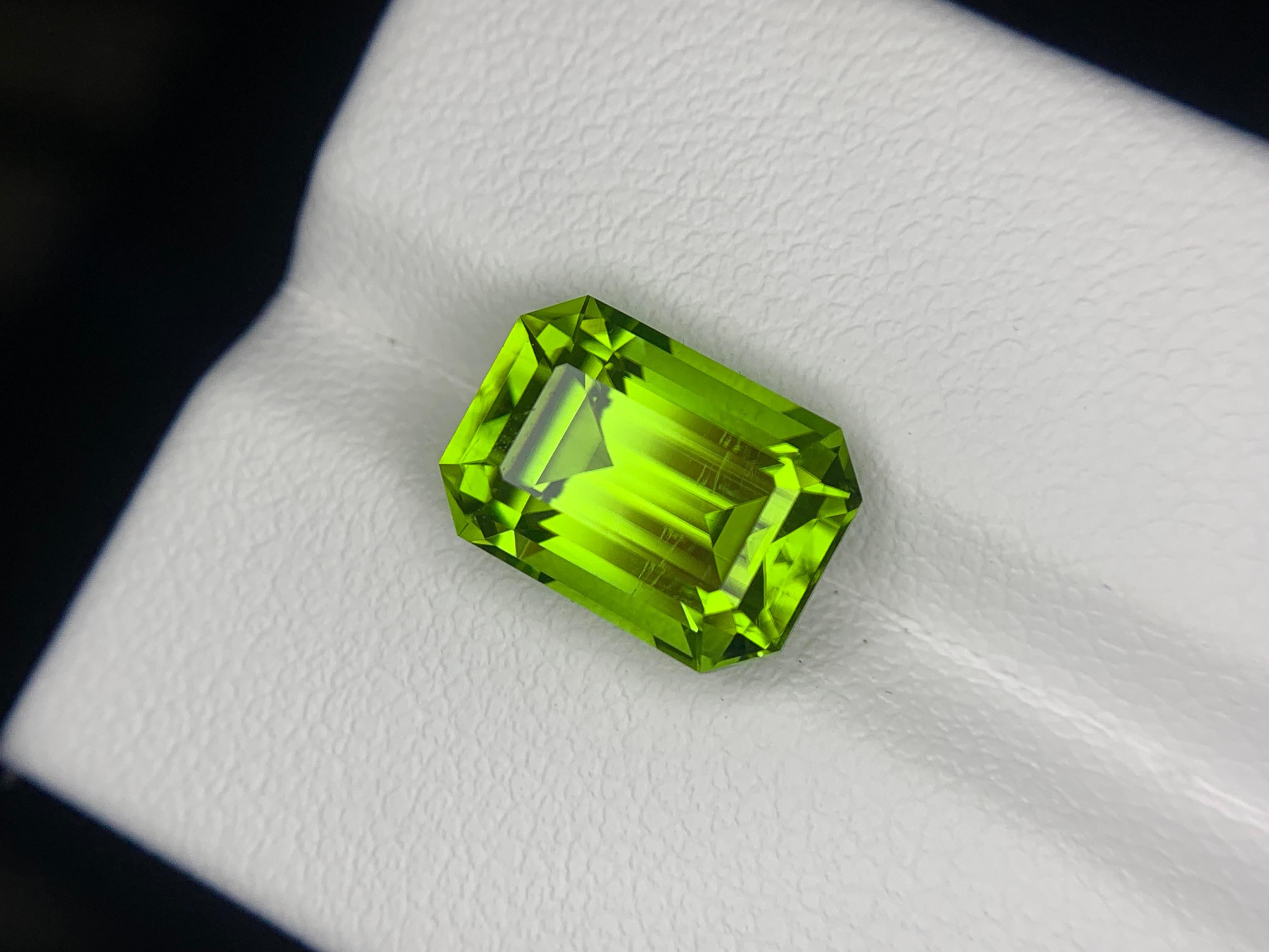 4.65 Carats Natural Loose Peridot Gemstone Emerald Cut (pierre précieuse de péridot en vrac, taille émeraude) en vente 10