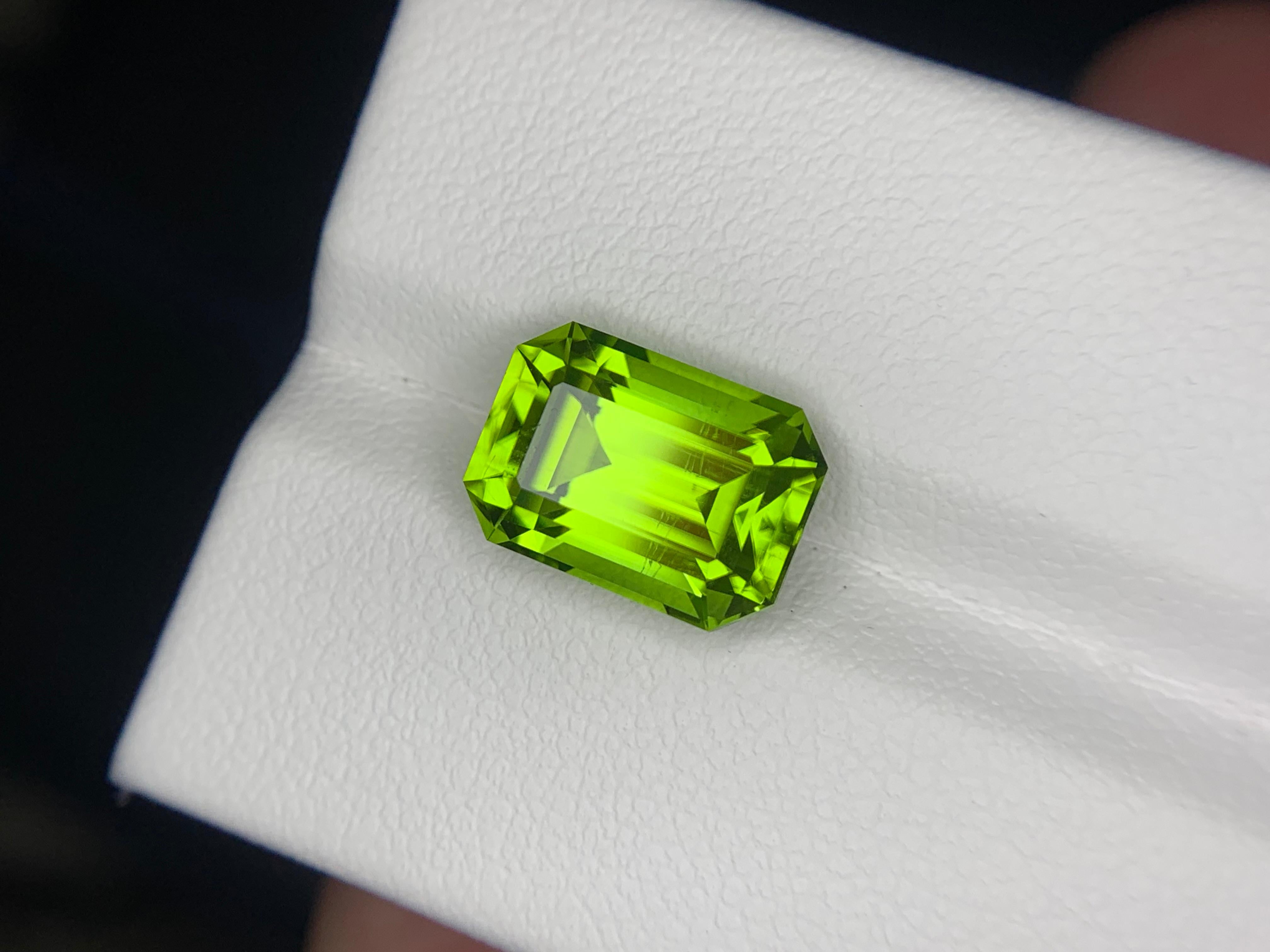 4.65 Carats Natural Loose Peridot Gemstone Emerald Cut (pierre précieuse de péridot en vrac, taille émeraude) en vente 11