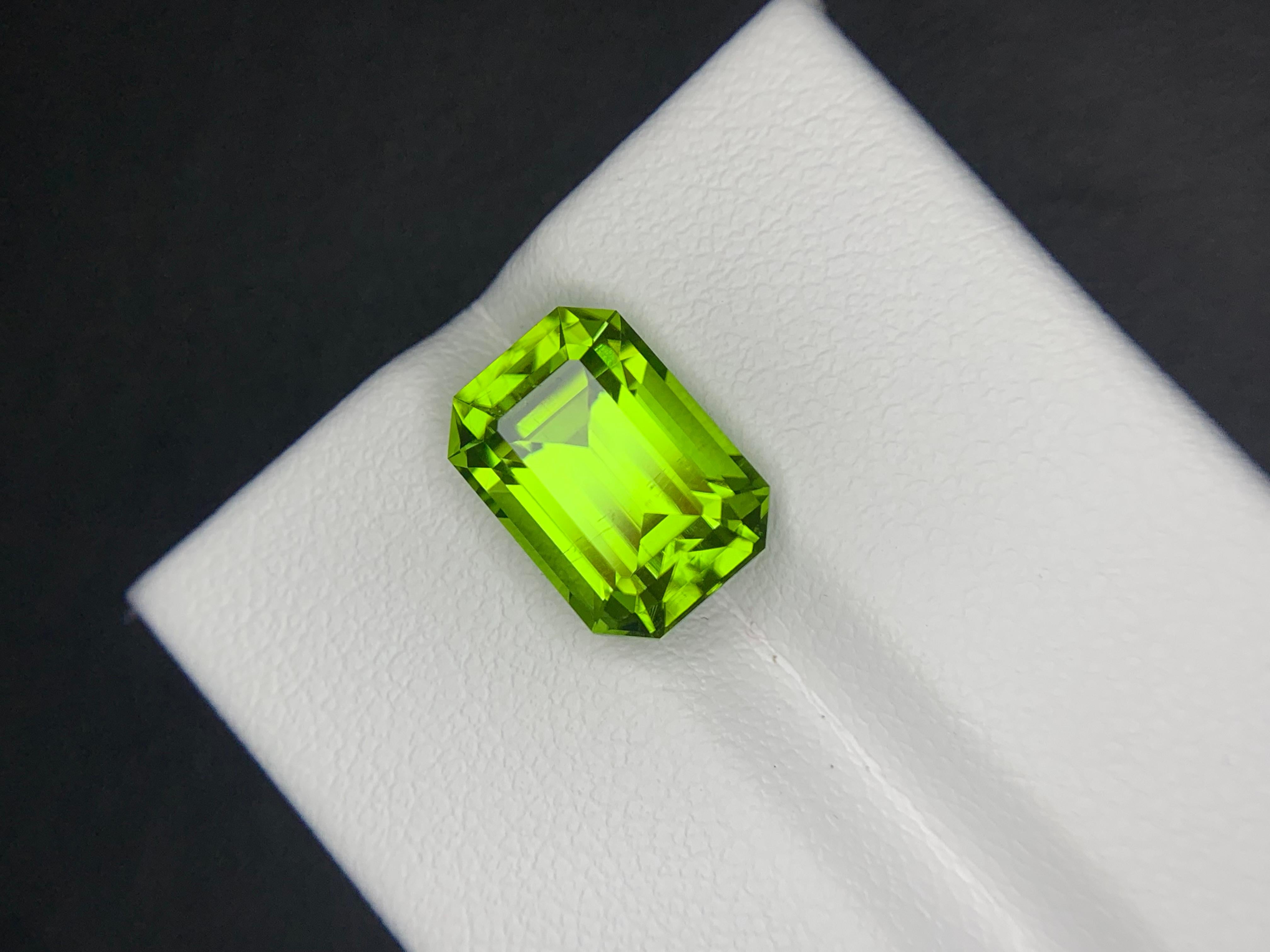 4.65 Carats Natural Loose Peridot Gemstone Emerald Cut (pierre précieuse de péridot en vrac, taille émeraude) en vente 3