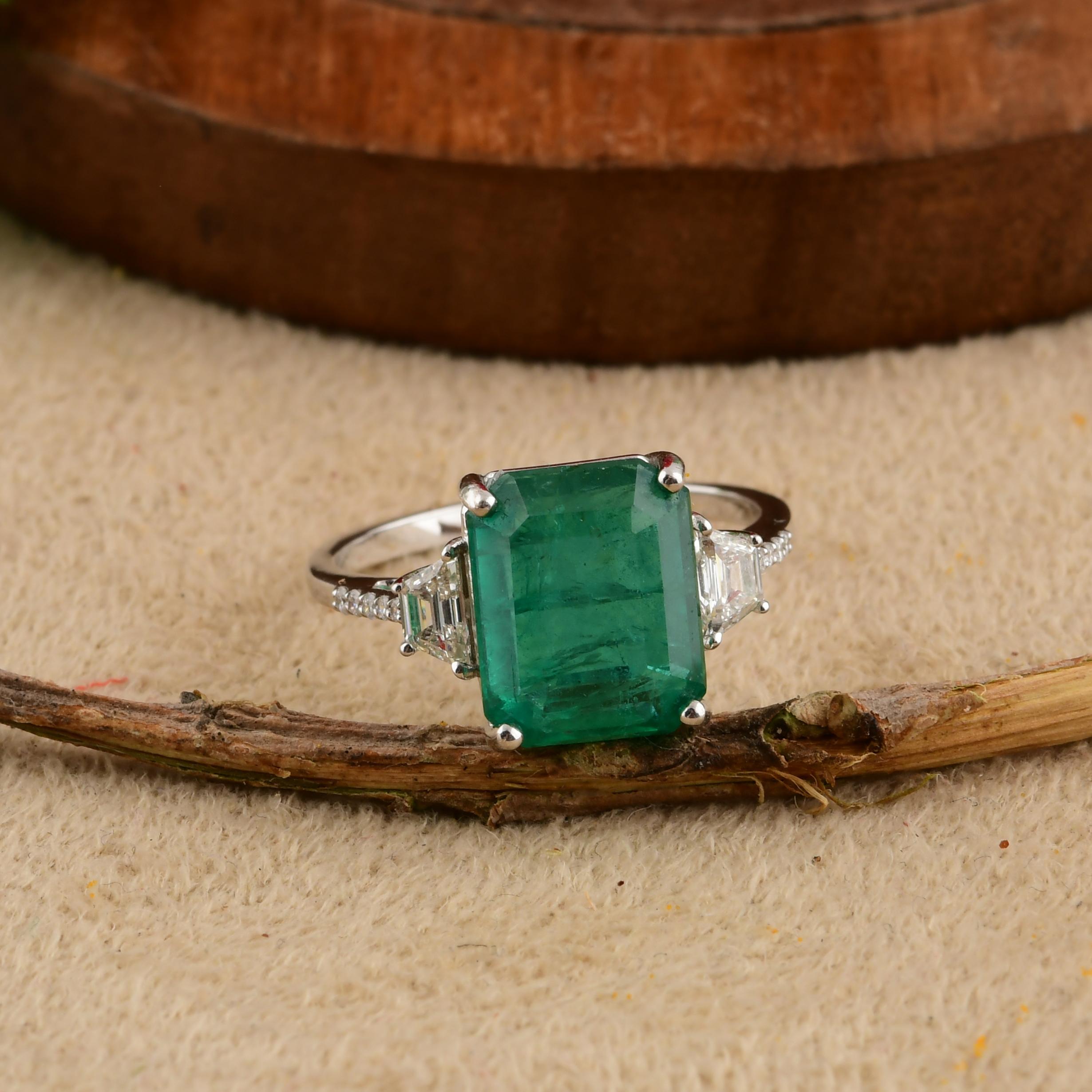 For Sale:  4.65 Ct Emerald Gemstone Cocktail Diamond Ring 18k White Gold Handmade Jewelry 6