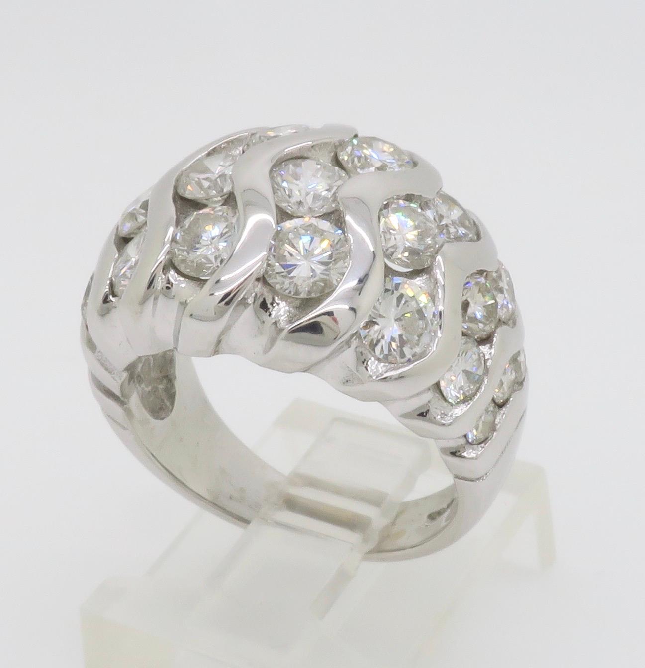 4,65 Karat Diamant-Cocktailring aus 18 Karat Weißgold im Angebot 11