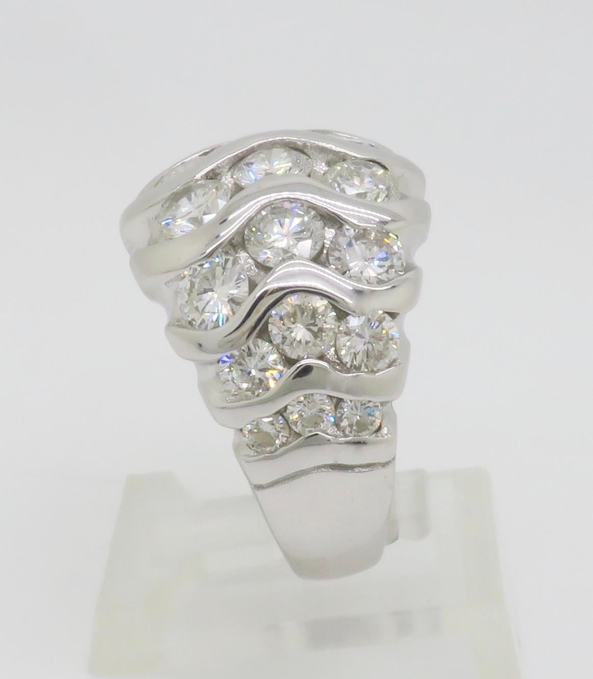 4,65 Karat Diamant-Cocktailring aus 18 Karat Weißgold im Angebot 12