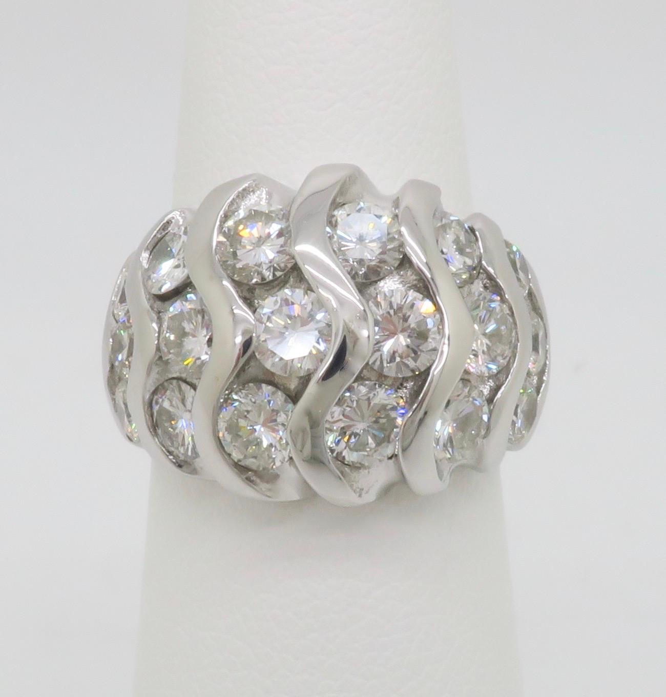 4,65 Karat Diamant-Cocktailring aus 18 Karat Weißgold (Rundschliff) im Angebot