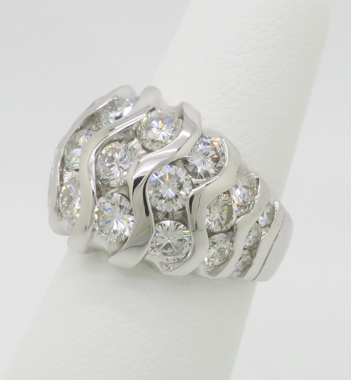 4,65 Karat Diamant-Cocktailring aus 18 Karat Weißgold für Damen oder Herren im Angebot