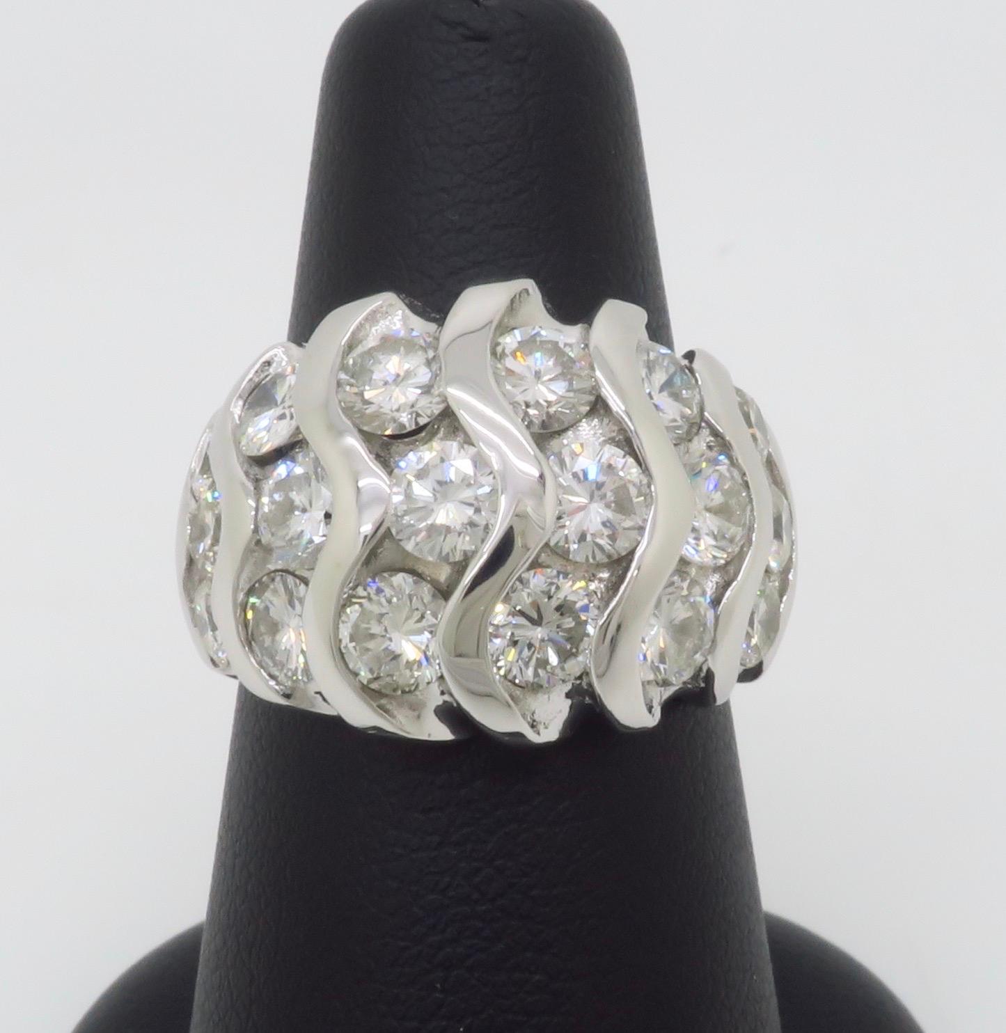 4,65 Karat Diamant-Cocktailring aus 18 Karat Weißgold im Angebot 1