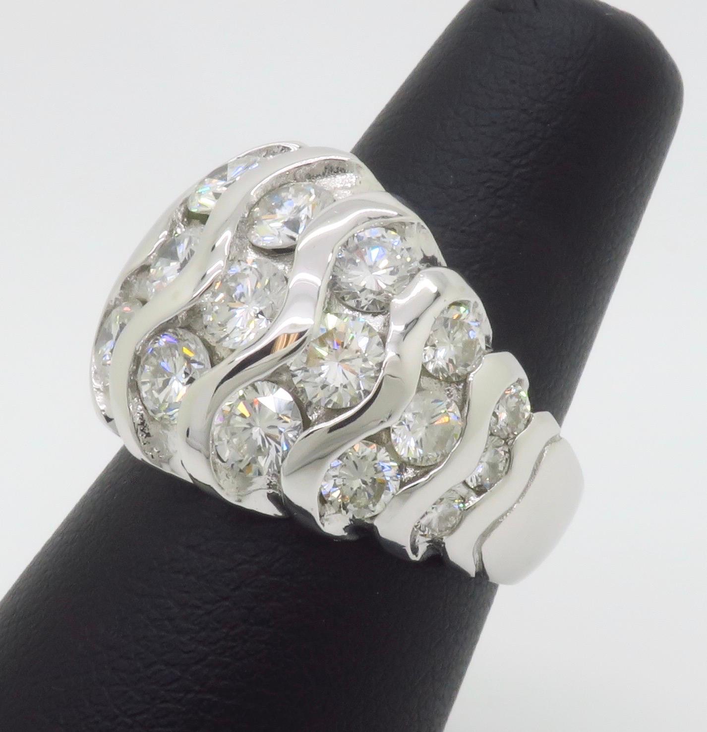 4,65 Karat Diamant-Cocktailring aus 18 Karat Weißgold im Angebot 2
