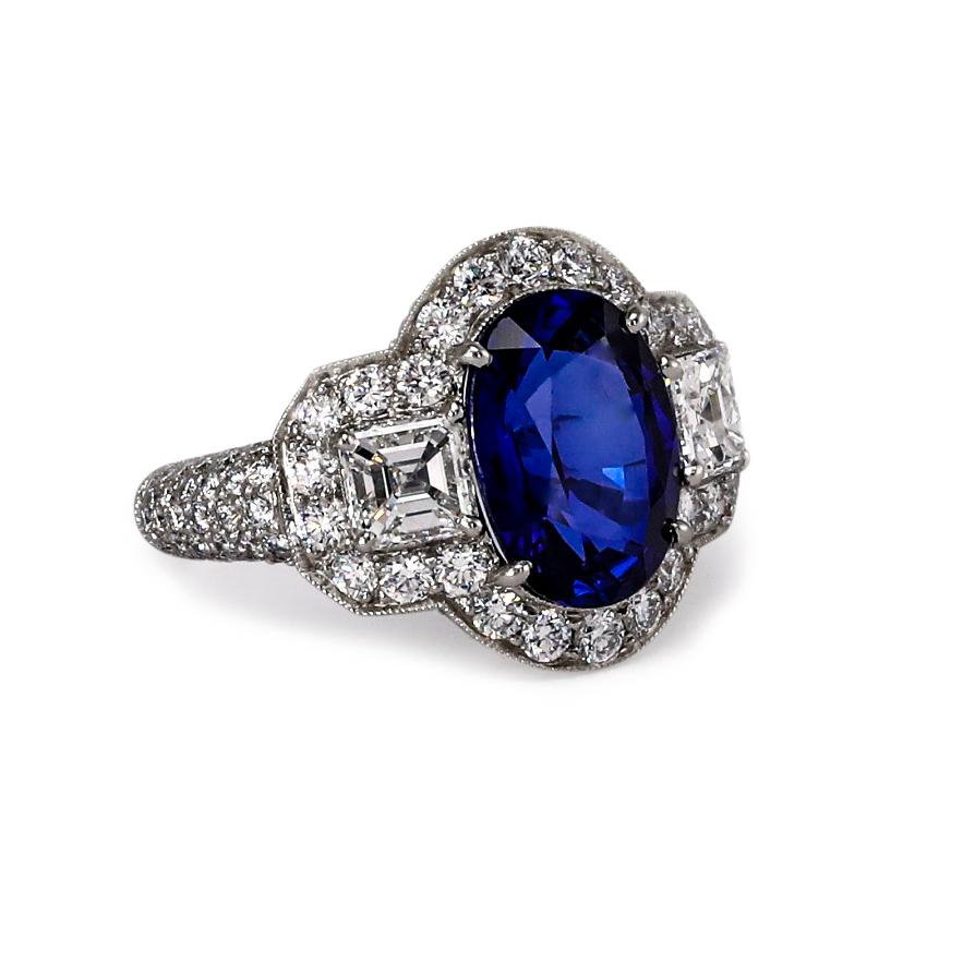 4.66 Carat Blue Sapphire Diamond Ring In New Condition For Sale In Dallas, TX