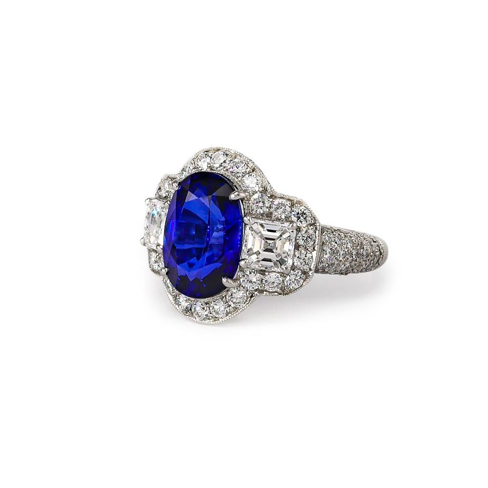 Women's 4.66 Carat Blue Sapphire Diamond Ring For Sale