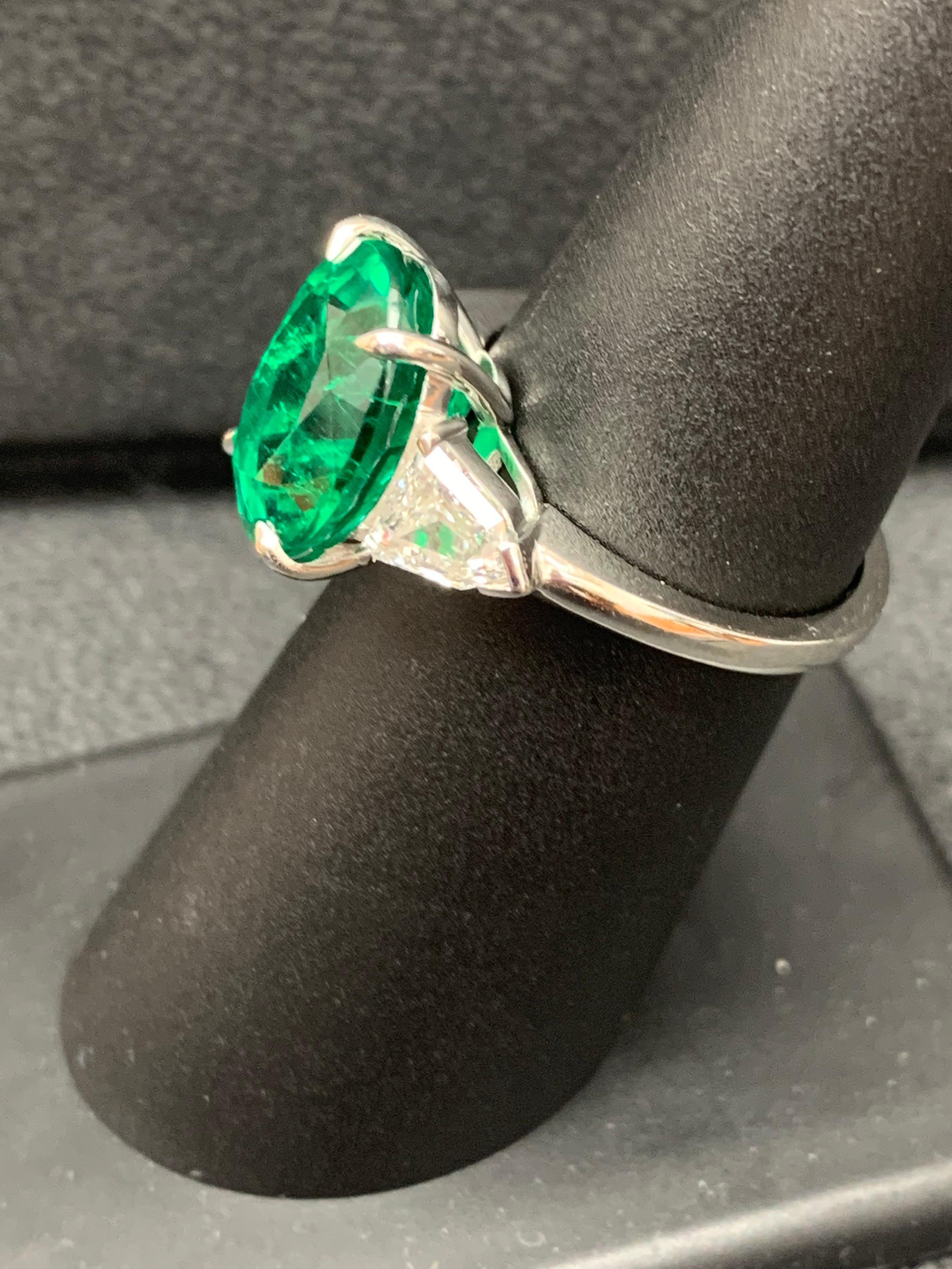 4.66 Carat Oval Cut Emerald and Diamond Engagement Ring in Platinum For Sale 4