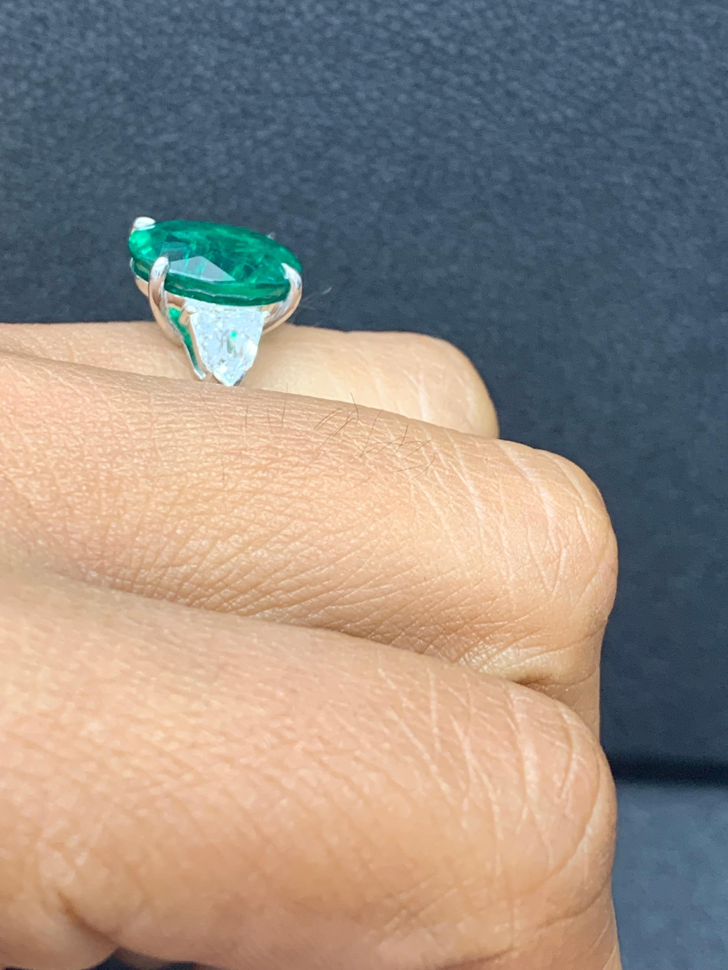 4.66 Carat Oval Cut Emerald and Diamond Engagement Ring in Platinum For Sale 7