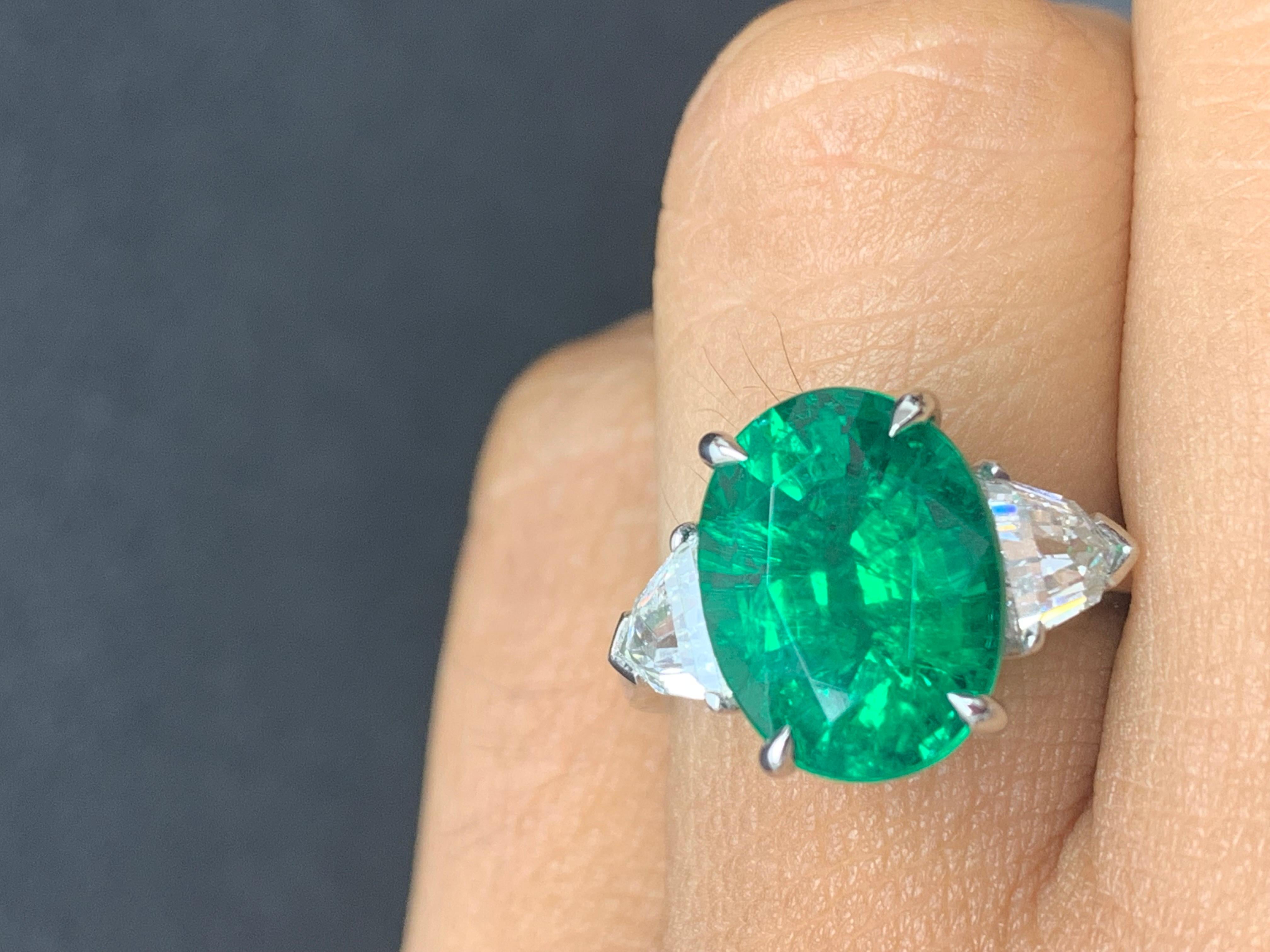 4.66 Carat Oval Cut Emerald and Diamond Engagement Ring in Platinum For Sale 9