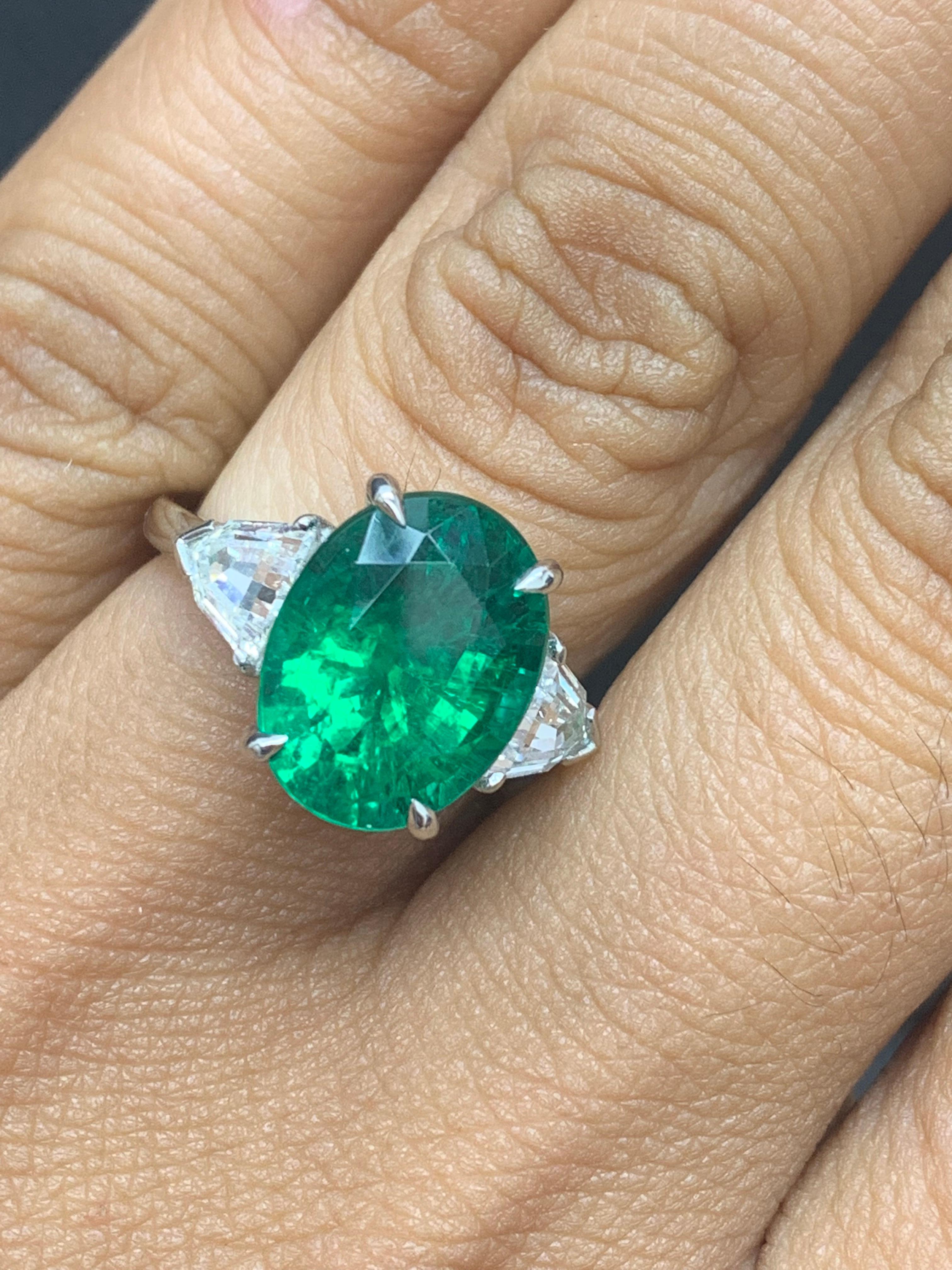 4.66 Carat Oval Cut Emerald and Diamond Engagement Ring in Platinum For Sale 11