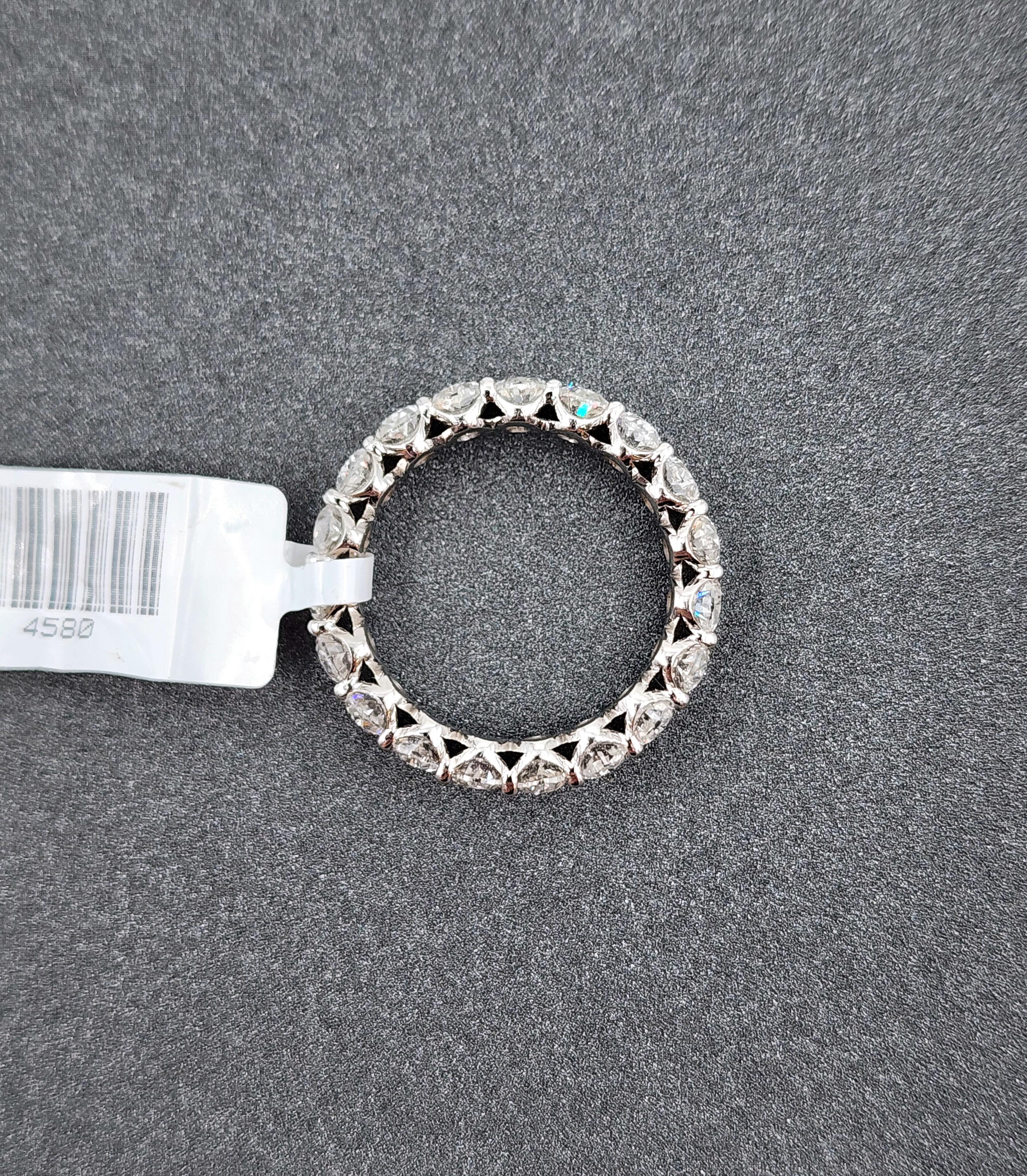 4.66 ct Oval Diamant Eternity Band im Angebot 2