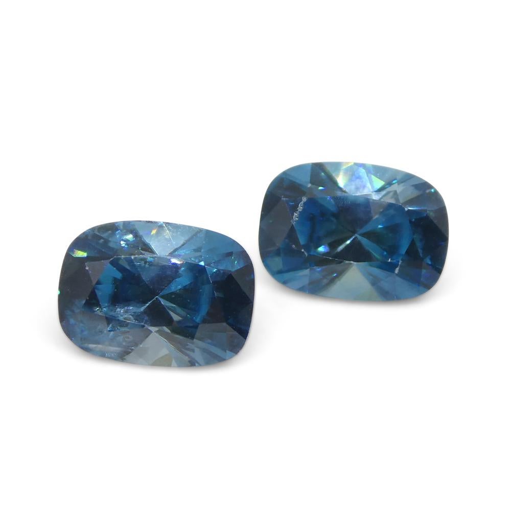Paire de zircons bleus coussinés de 4.66ct du Cambodge, taillés en diamant en vente 1