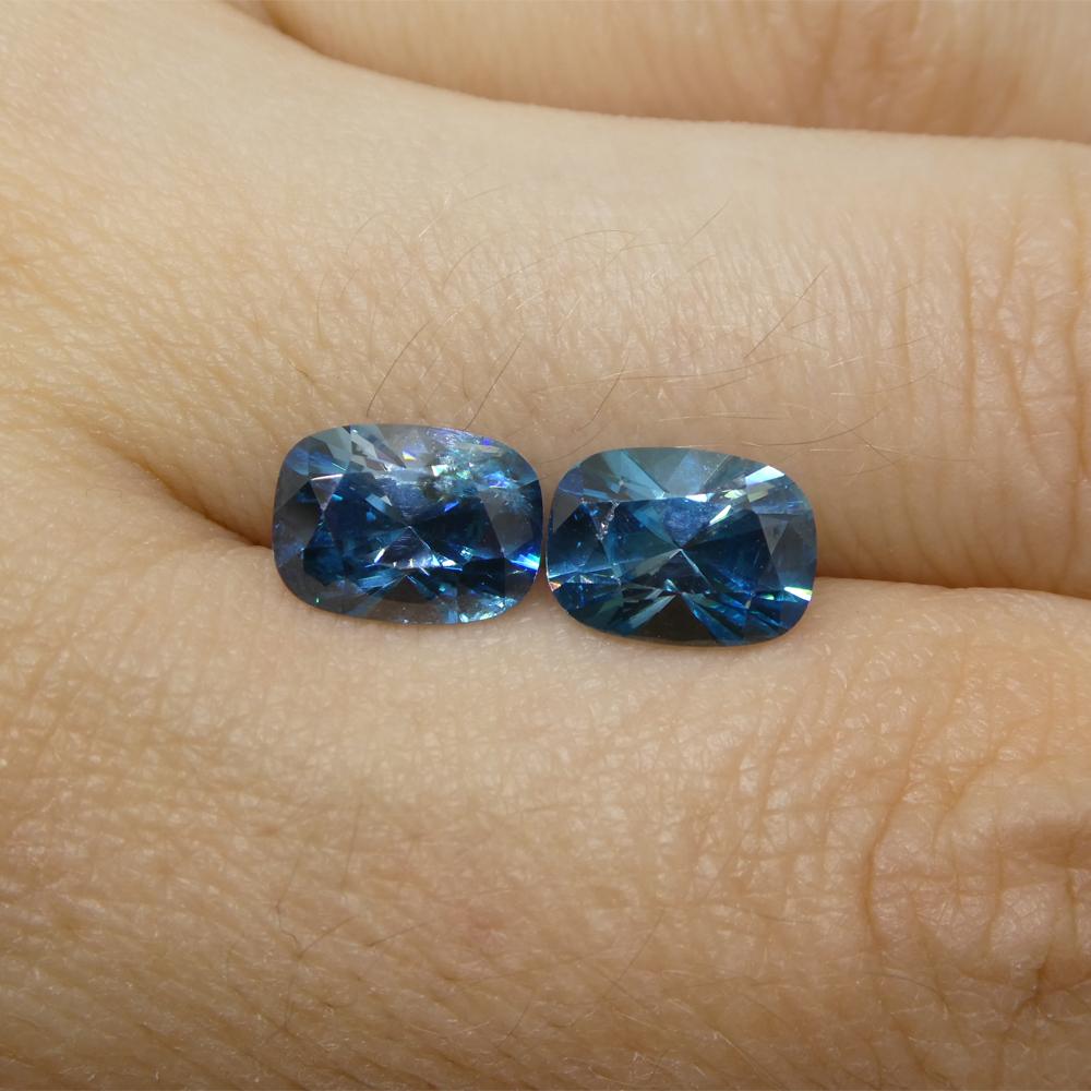 Paire de zircons bleus coussinés de 4.66ct du Cambodge, taillés en diamant en vente 2