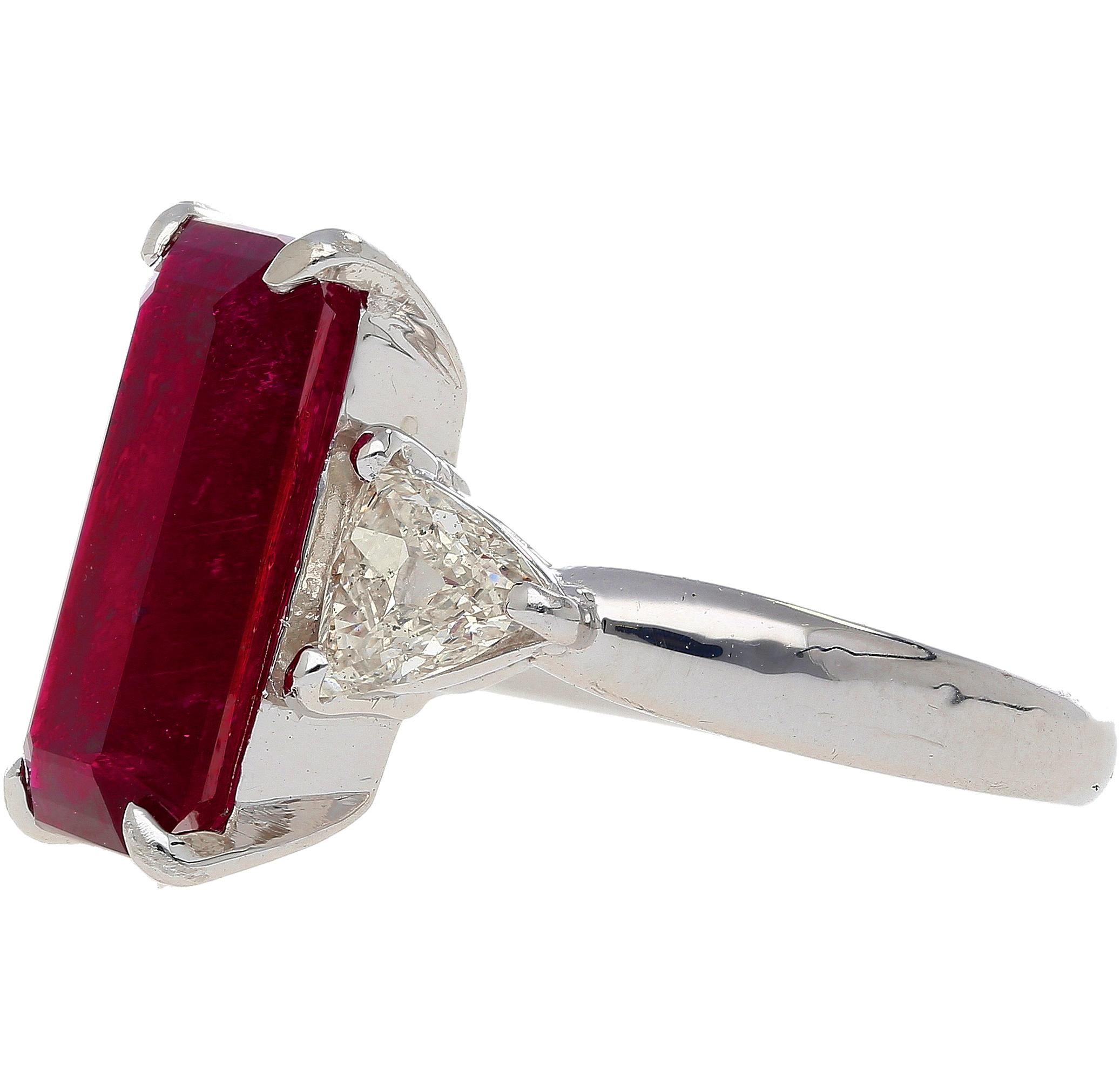 Bague avec tourmaline rouge de 4,67 carats et diamants Neuf - En vente à Miami, FL