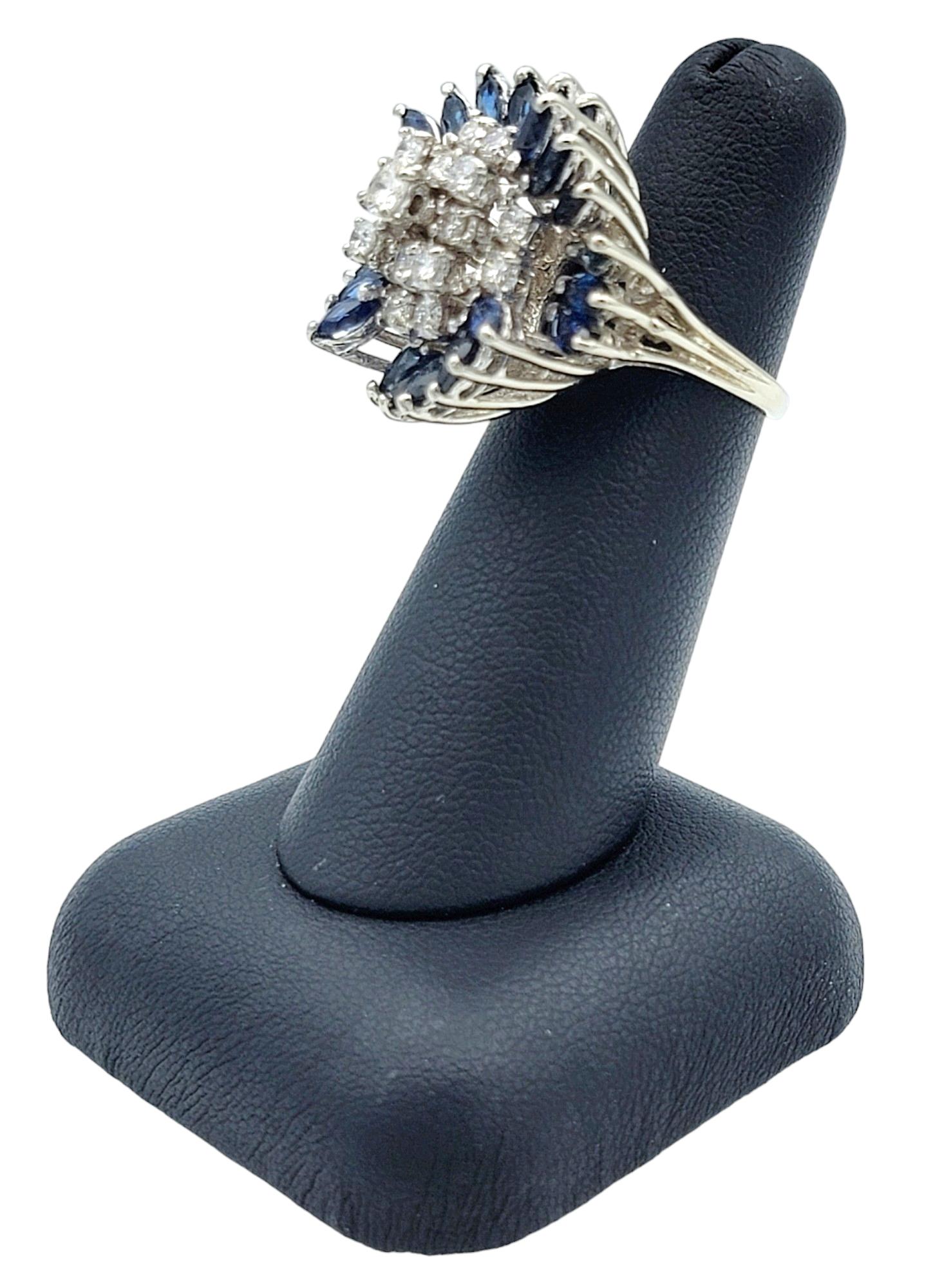 Anillo de cóctel de oro de 14 quilates con zafiro azul y diamantes apilados de 4,67 quilates totales en venta 6