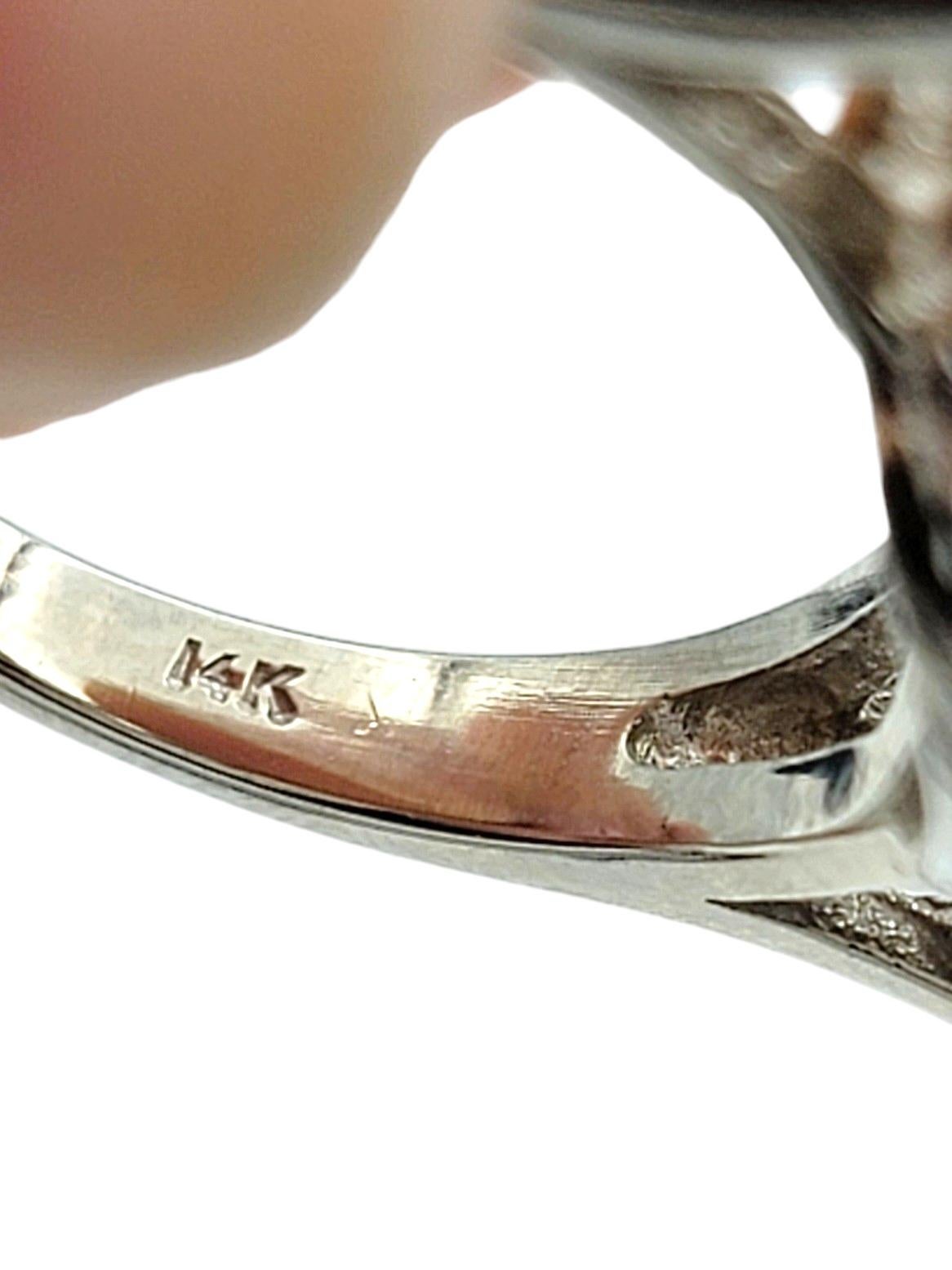 Anillo de cóctel de oro de 14 quilates con zafiro azul y diamantes apilados de 4,67 quilates totales en venta 1