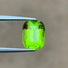 4.67 Carat Vivid Green Natural Peridot Cushion Cut Loose Gemstone from Pakistan