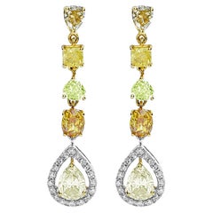 Pendientes de Oro Blanco y Amarillo con Diamante de Color y Diamante Blanco de 4,67 Quilates