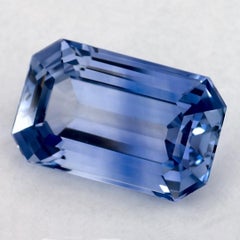 Pierre précieuse taille octogonale saphir bleu 4.67 carat