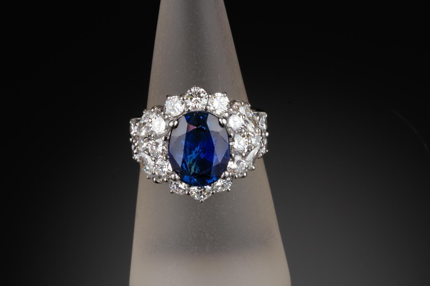4.67 carat sapphire and 2.62 carat diamond statement ring For Sale 9