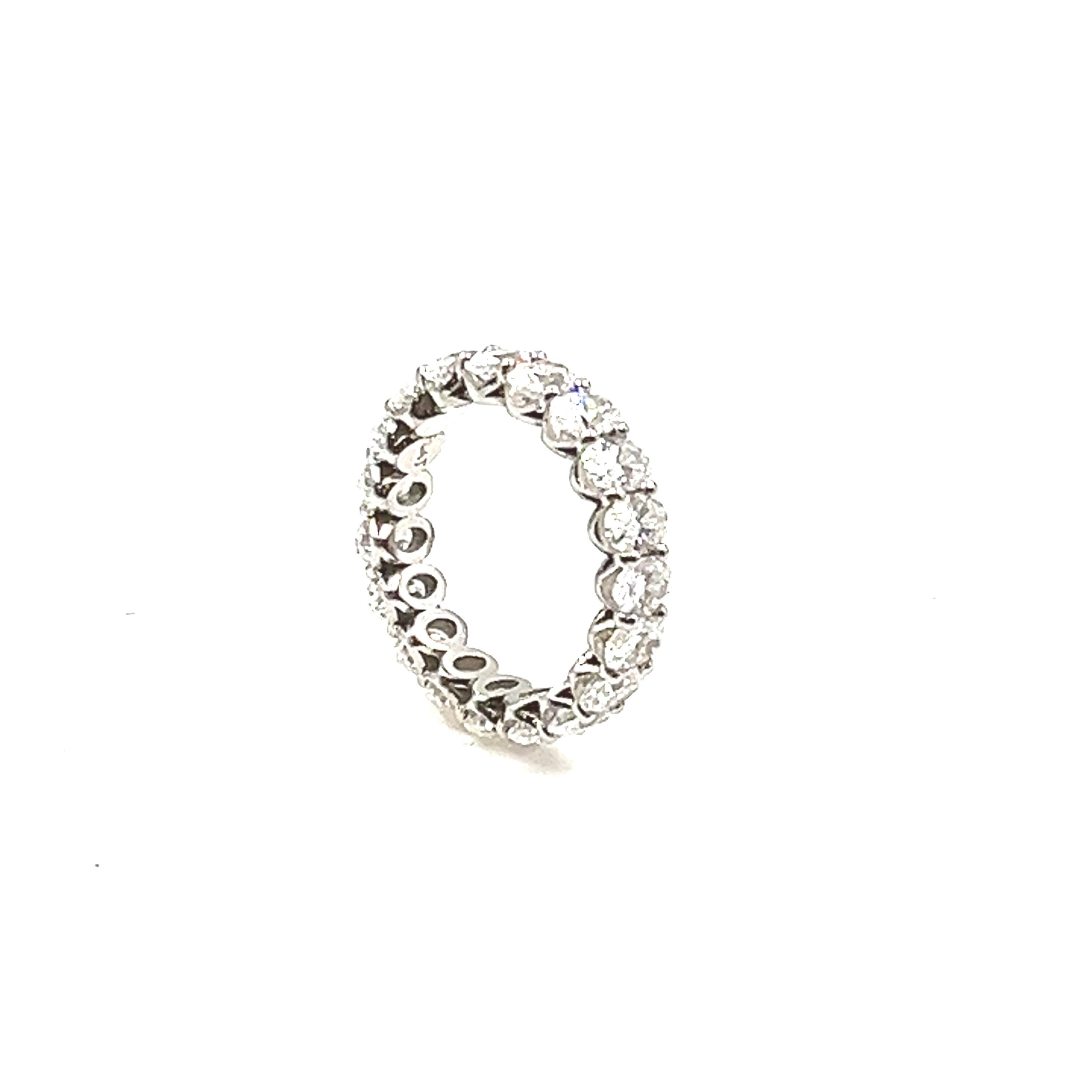 4.66 ct Oval Diamond Eternity Band In New Condition For Sale In Chicago, IL