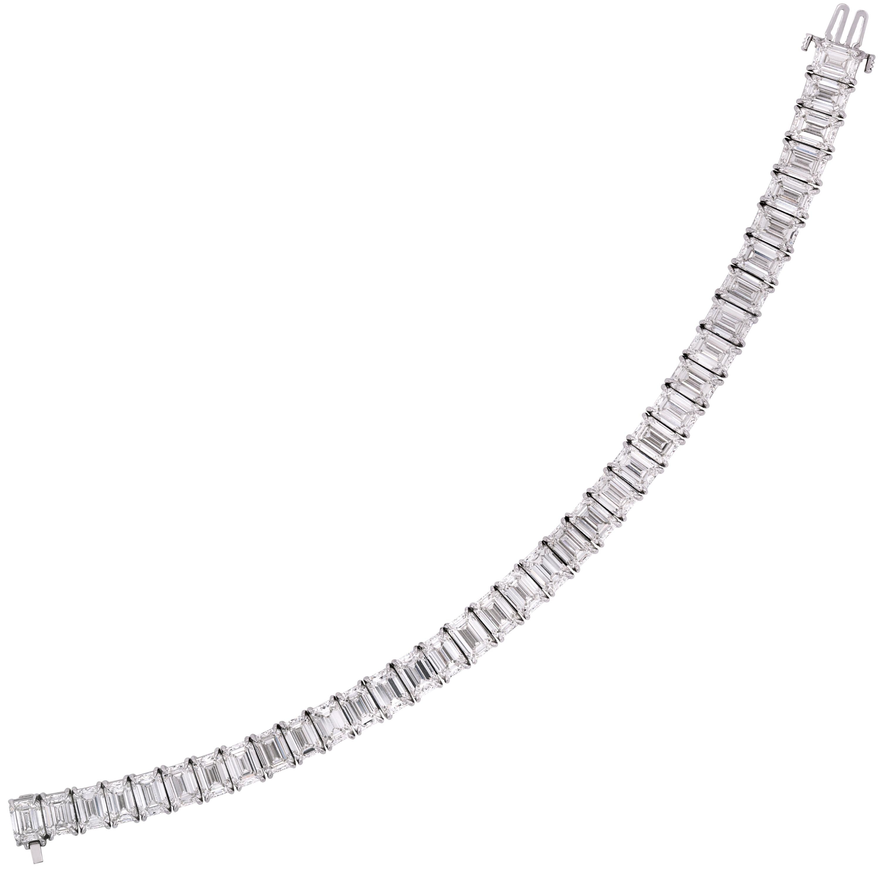 Platin-Tennisarmband mit 46,81 Karat GIA-zertifizierten Diamanten im Smaragdschliff (Zeitgenössisch)
