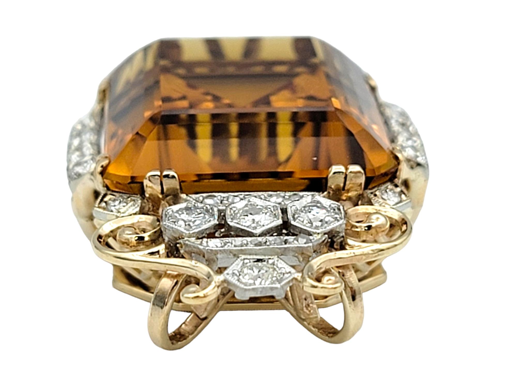 Taille émeraude 46.87 Carat Emerald Cut Citrine Pendentif avec diamants en or jaune et blanc en vente