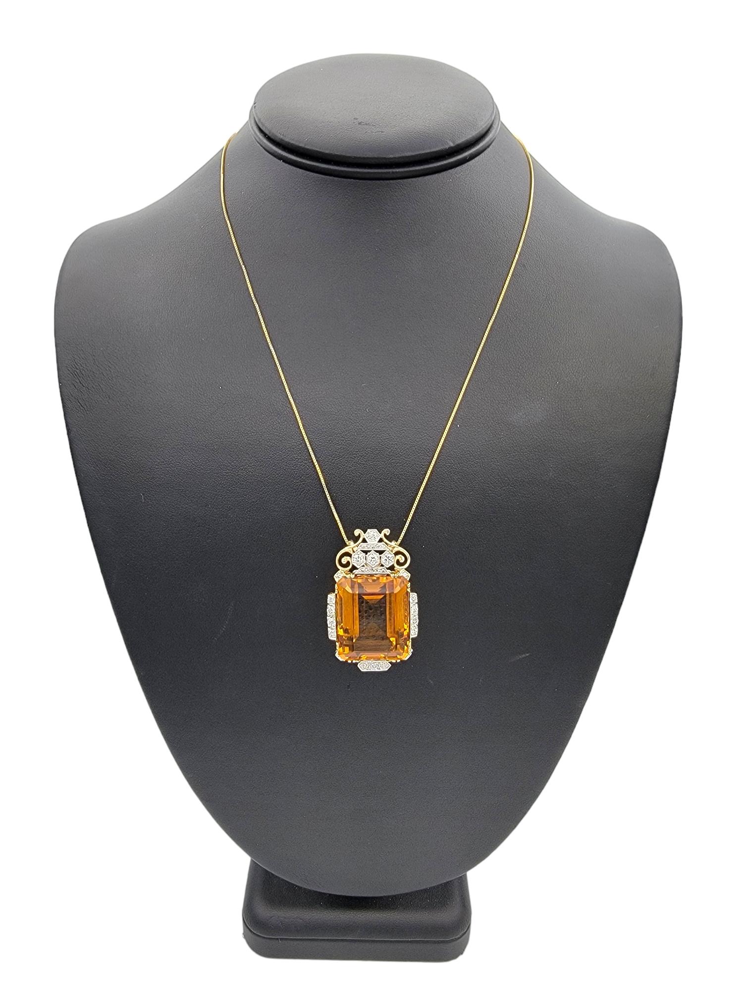 46.87 Carat Emerald Cut Citrine Pendentif avec diamants en or jaune et blanc en vente 2