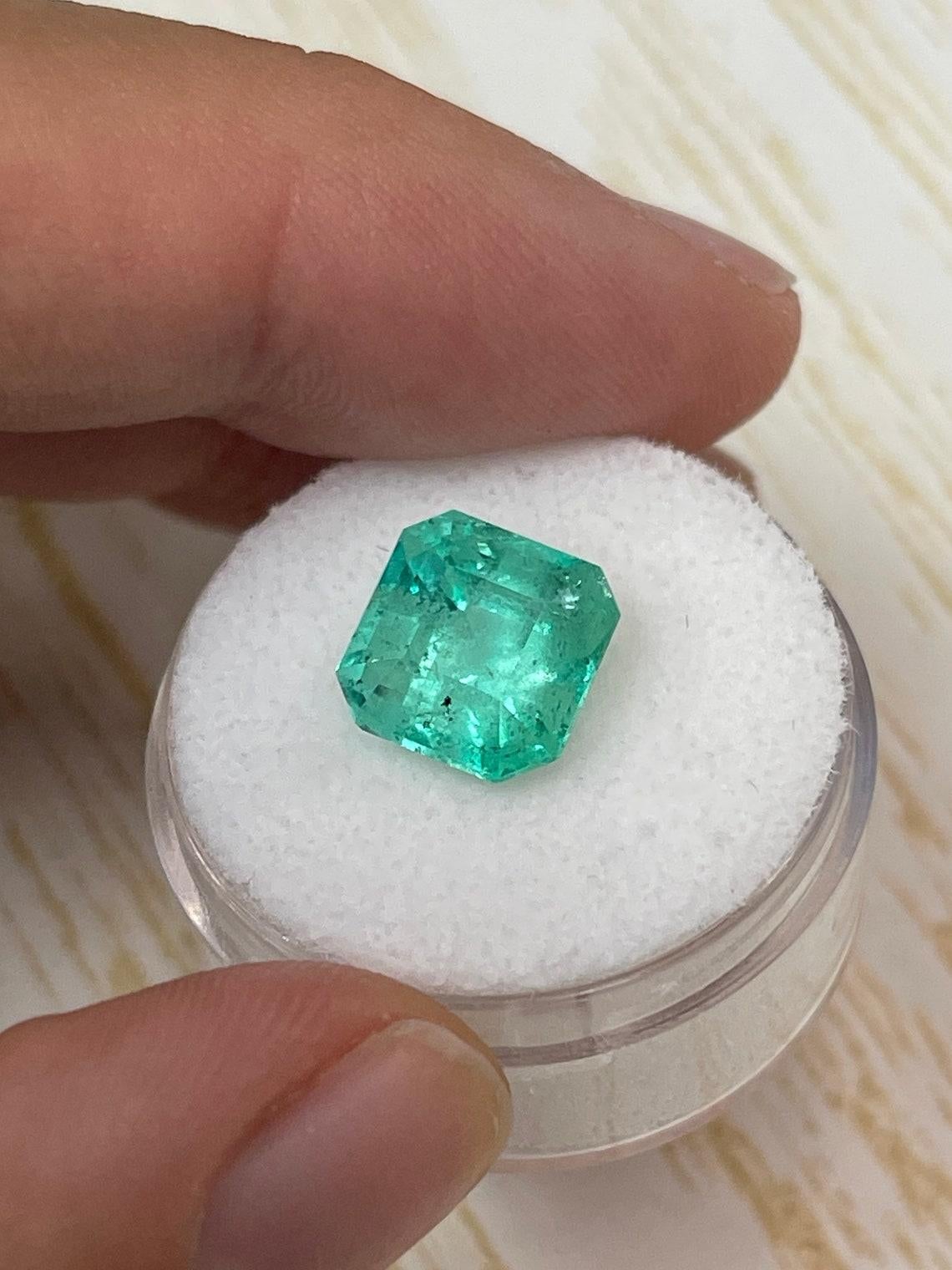 4,69 Carati 10x10 Smeraldo colombiano lentigginoso - Taglio Asscher con angoli tagliati Maggio In condizioni Nuovo in vendita a Jupiter, FL