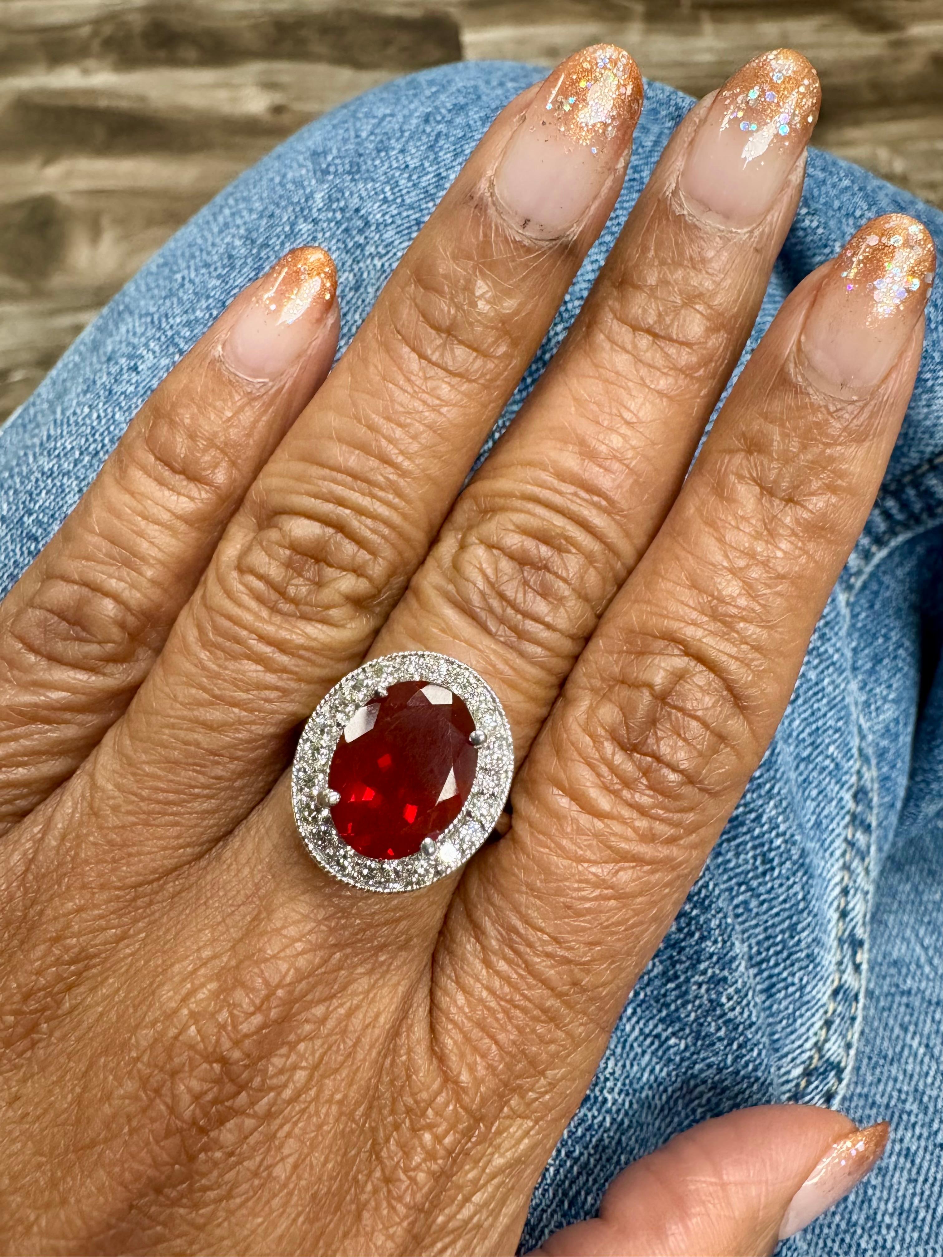 Bague en or blanc 14 carats avec diamant et opale de feu naturelle de 4,69 carats en vente 2