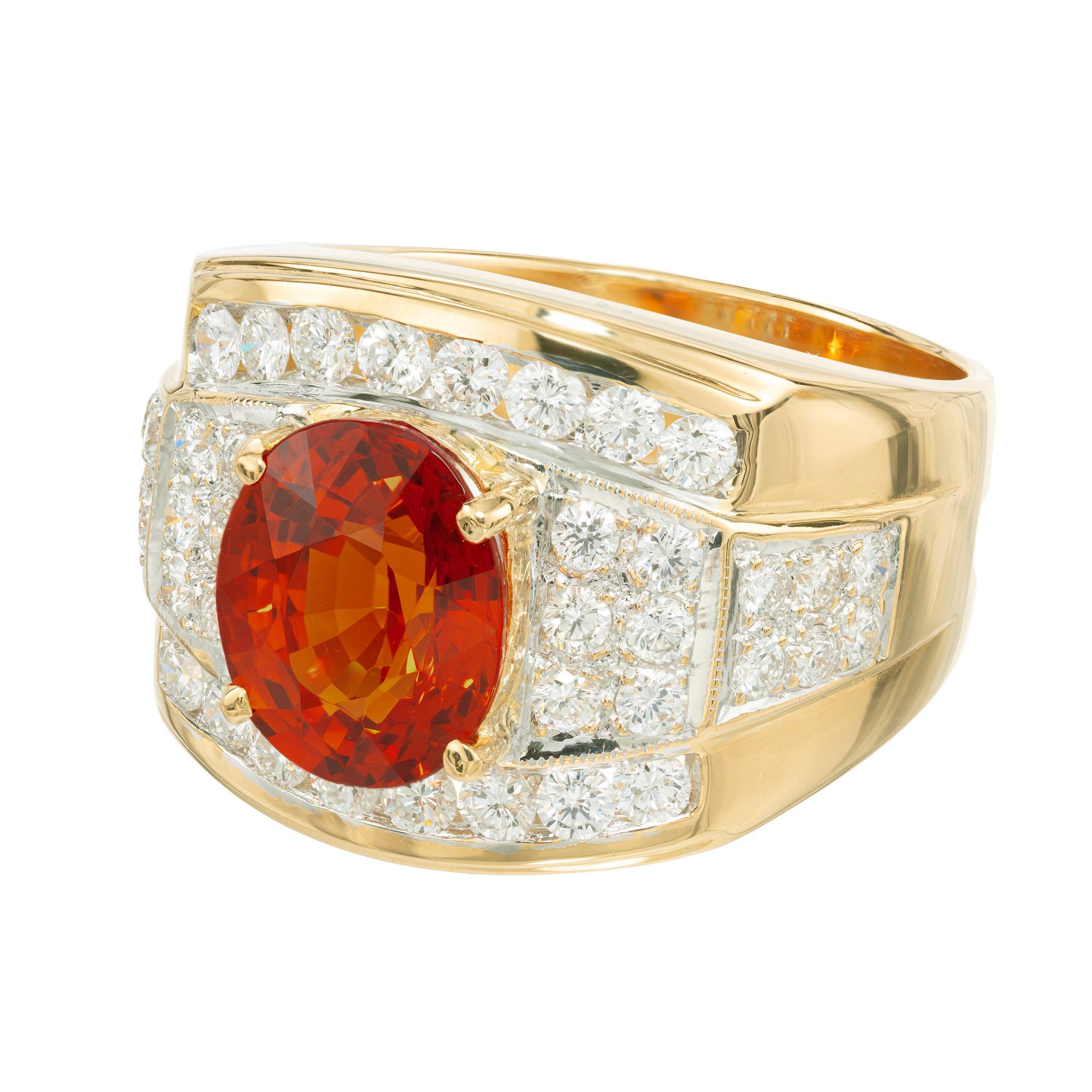 Round Cut 4.69 Carat Oval Hessonite Garnet Round Diamond Yellow Gold Unisex Ring For Sale