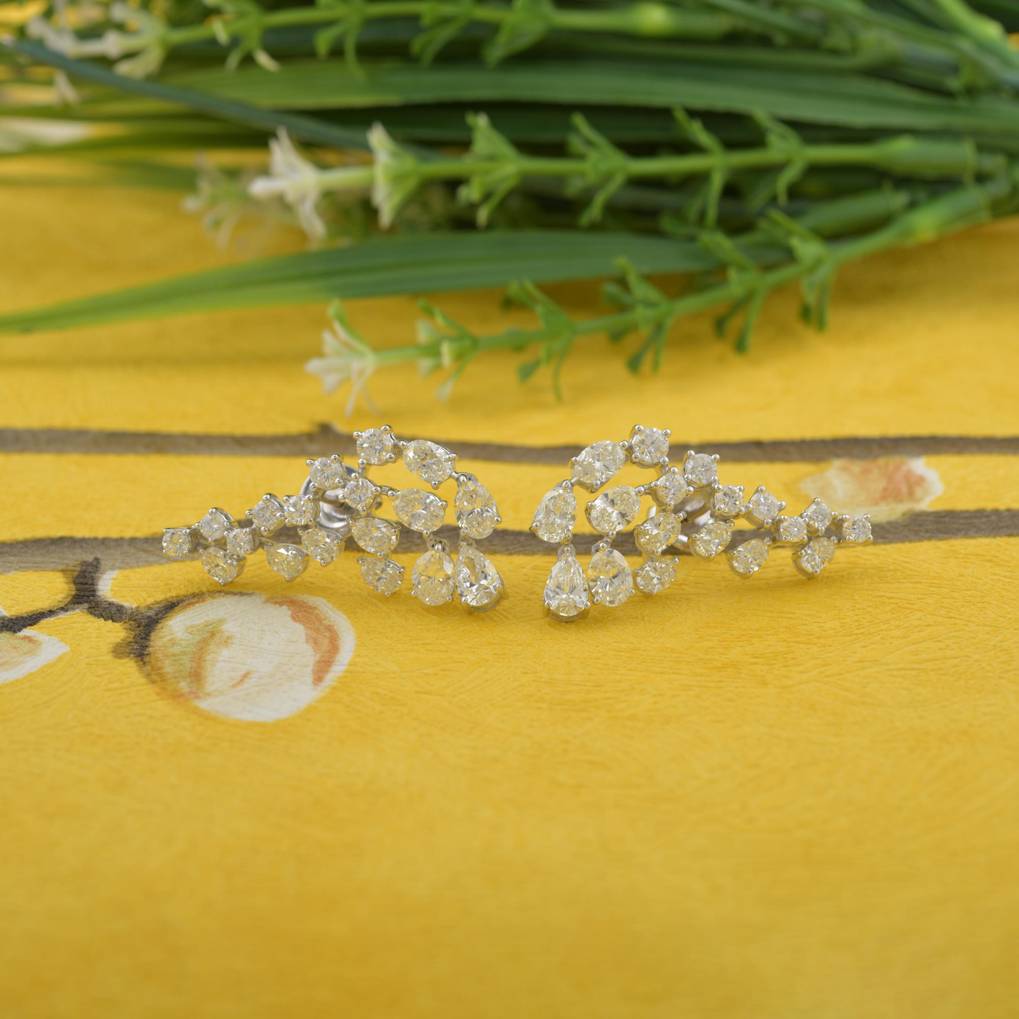 Pendientes de diamantes talla brillante redonda pera SI/H de 4,69 quilates y 14 quilates de oro blanco en Nuevo estado para la venta en Diera, Dubai