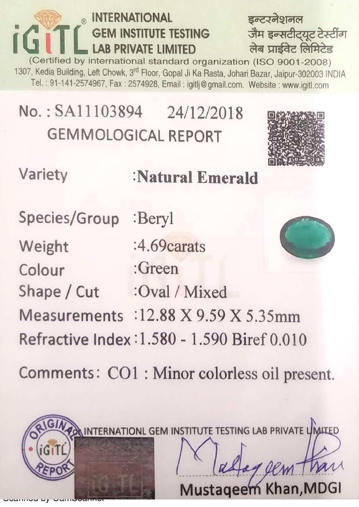 Oval Cut 4.69 Ct Weight Oval Shaped Green Color IGITL Certified Emerald Gemstone Pendant For Sale