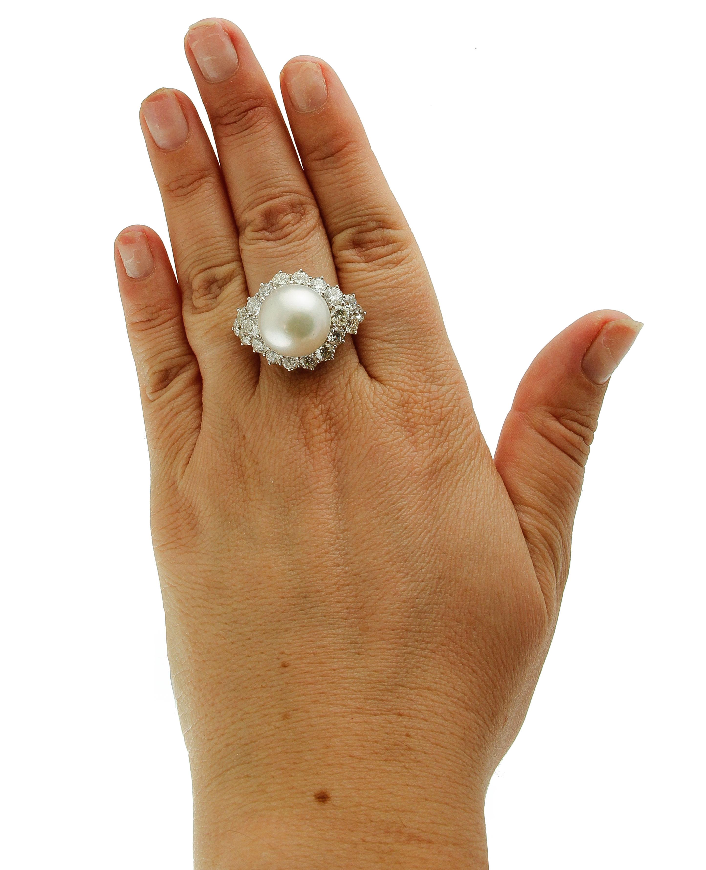 Women's 4.69 Carat Diamonds, South Sea Pearl, 14 Karat White Gold Classic Ring For Sale