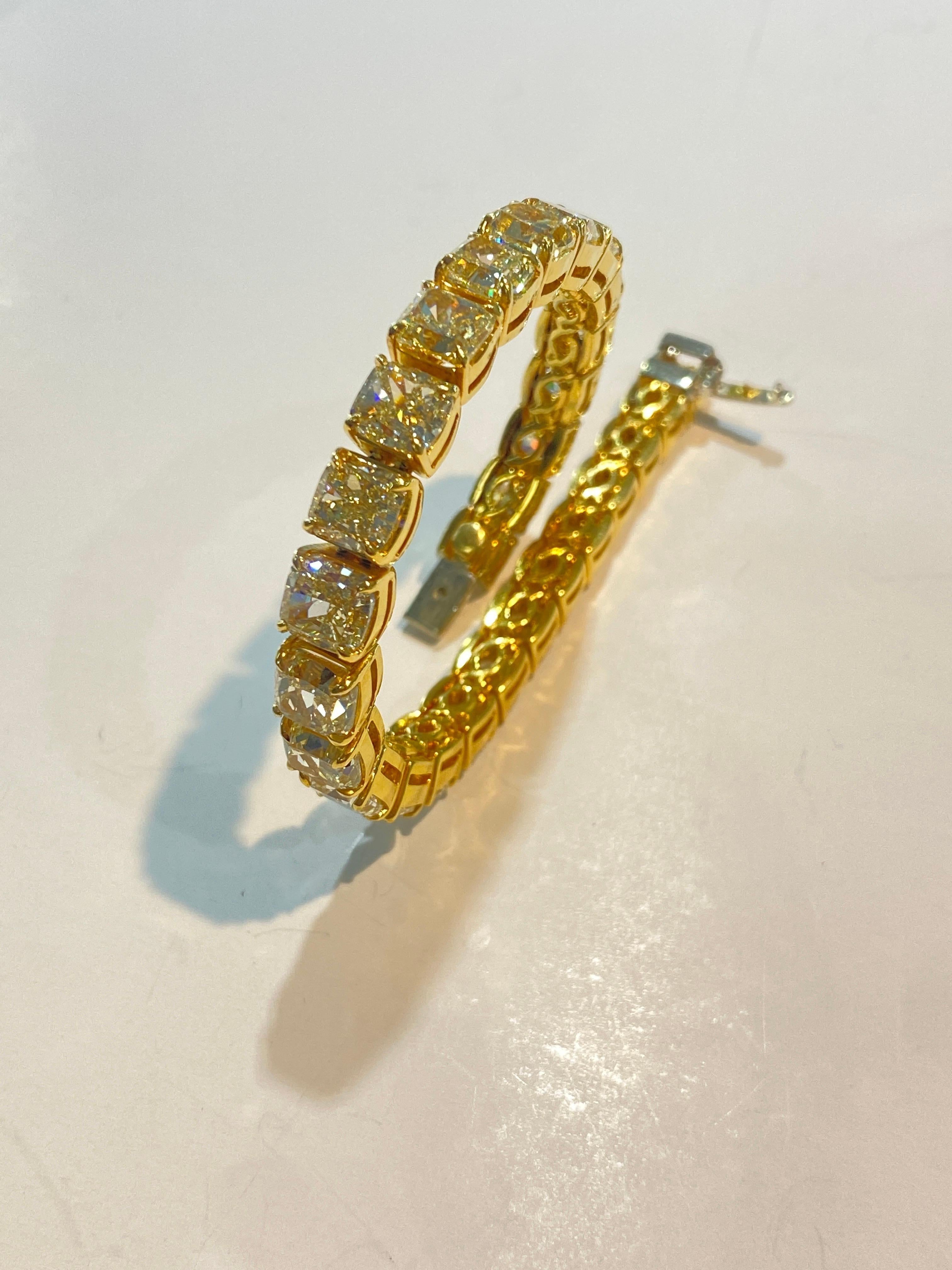 Cushion Cut 41.68Ct Fancy Yellow Cushion Diamond Bracelet 18k 