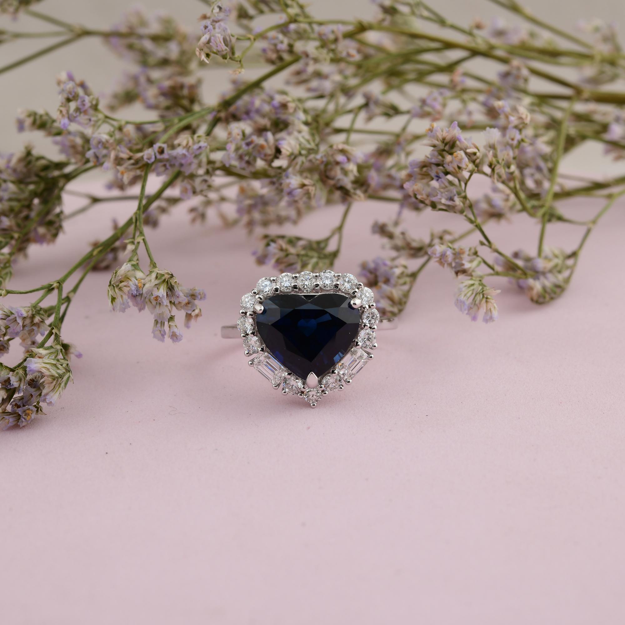 in vendita:  Anello nuziale aureolato con zaffiro blu e diamante da 4,6 carati in oro bianco 18 carati 6