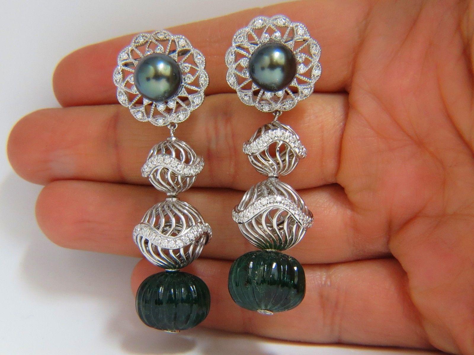 46CT Natural Emerald Diamond Peacock Tahitian Pearl Dangling Earrings 18Kt For Sale 7
