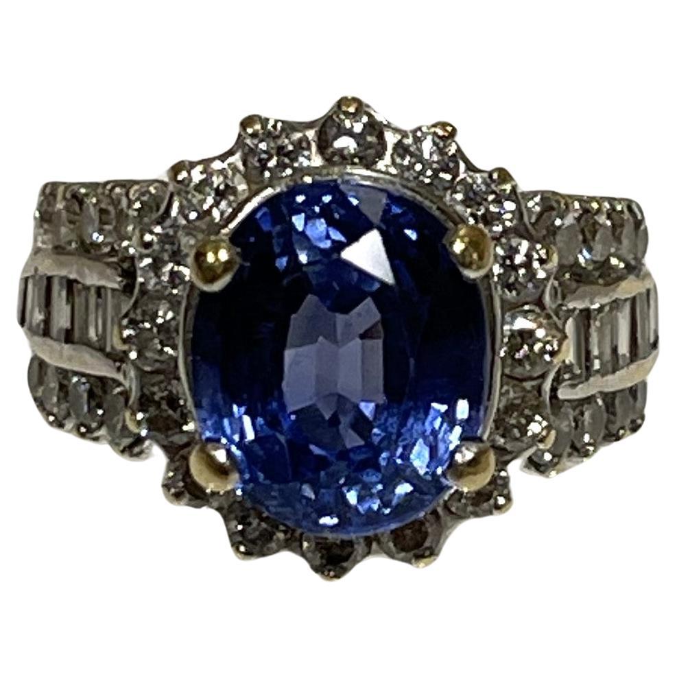 En vente :  Bague en saphir ovale et diamants 4,6 carats