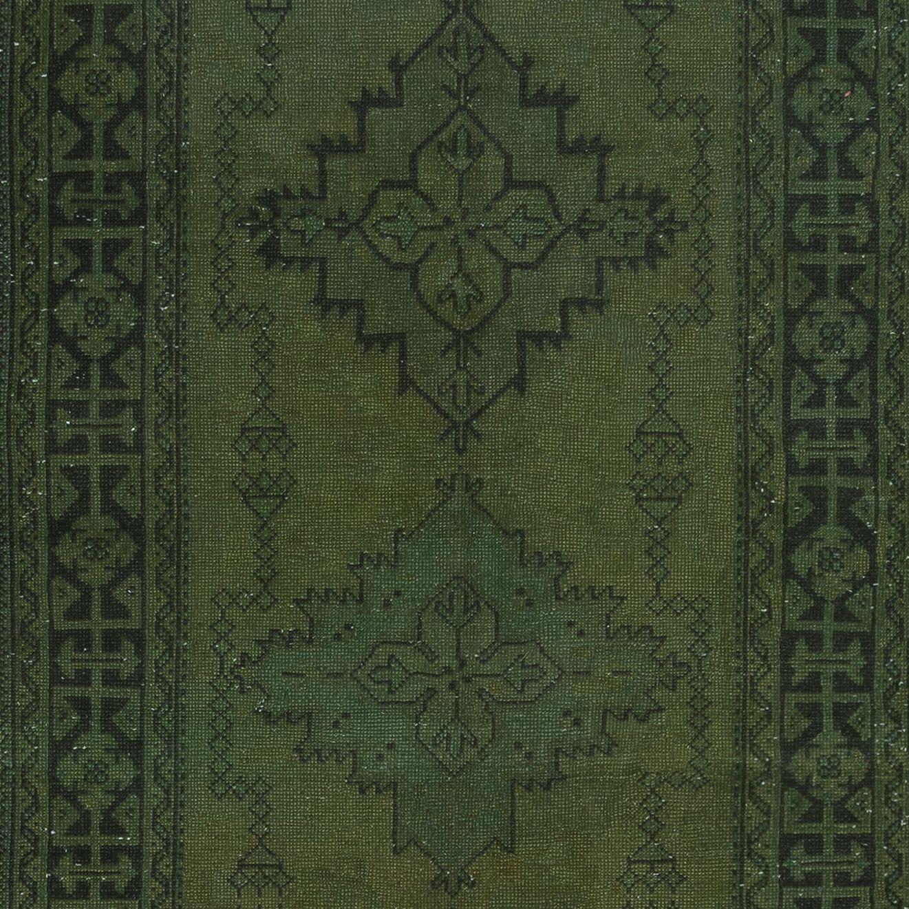 4.6x12.3 Ft Contemporary Handmade Turkish Dark Green Runner Rug for Hallway In Good Condition For Sale In Philadelphia, PA