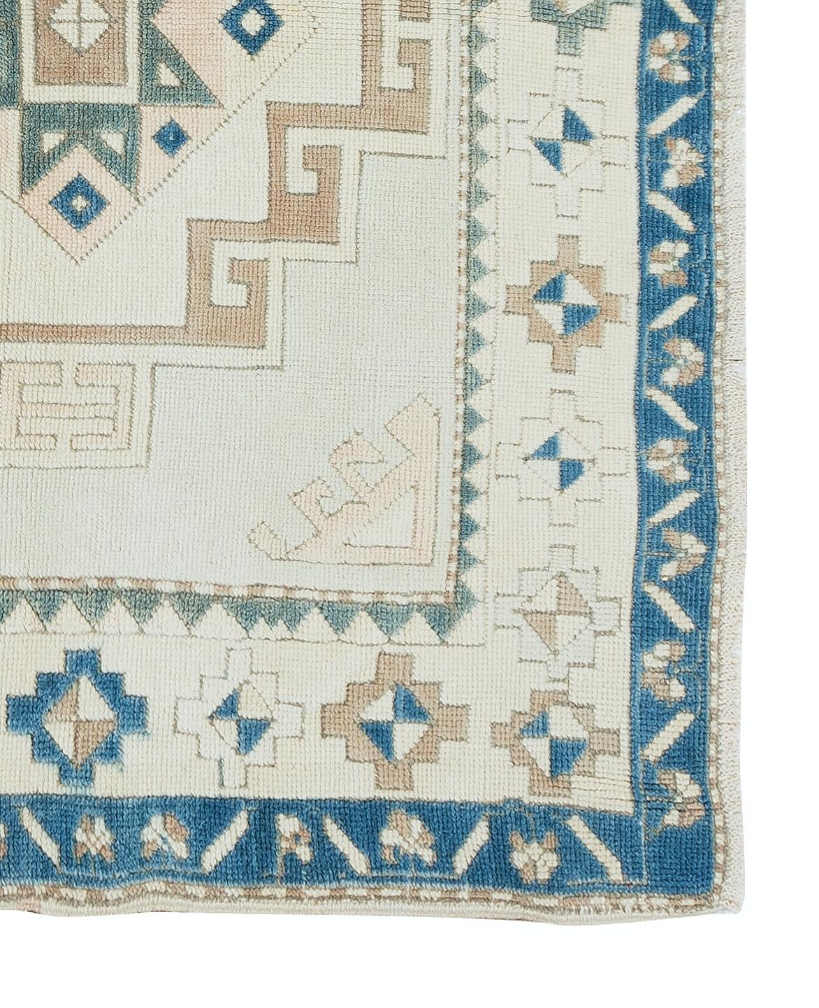 4.6x5.7 Ft Vintage Handmade Turkish Accent Rug, 100% Wool For Sale 1