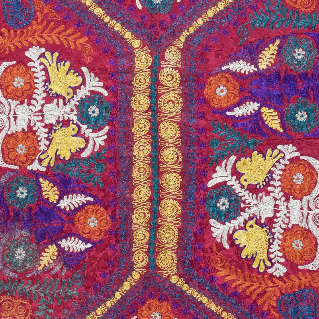 4.6x5.8 Ft Embroidered Silk & Cotton Wall Hanging. Red Bed Cover. New Tablecloth In New Condition For Sale In Spring Valley, NY