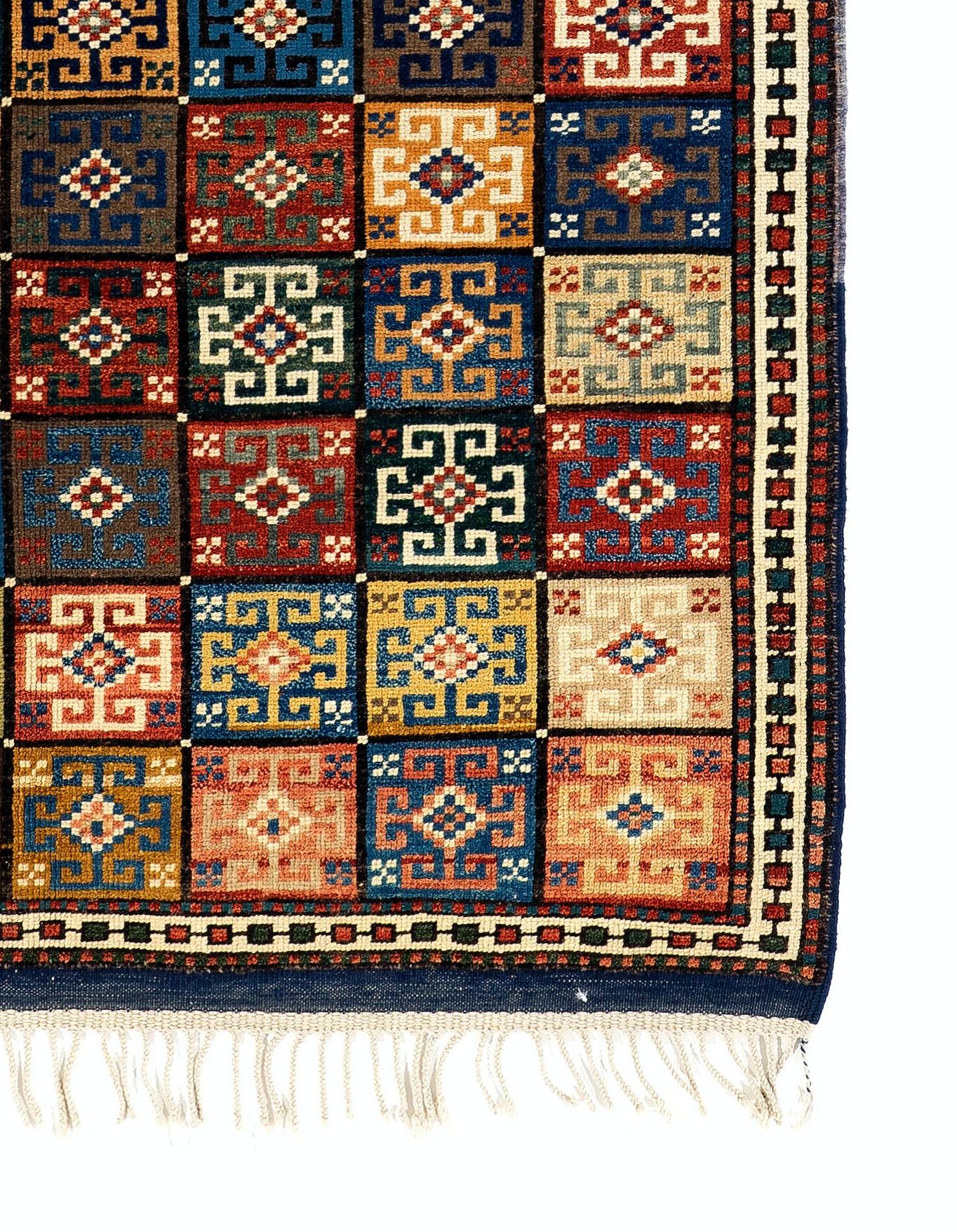 4.6x5.8 Ft Vintage Handmade Turkish Dowry Rug, 100% Wool & Natural Dyes In Excellent Condition For Sale In Spring Valley, NY