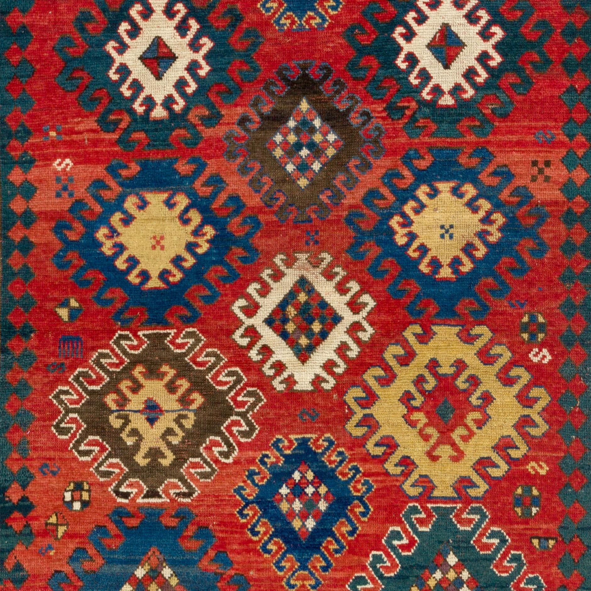 Caucasien 4.6x6.5 Ft Antique Caucasian Kazak Rug. circa 1860. Original bon état en vente