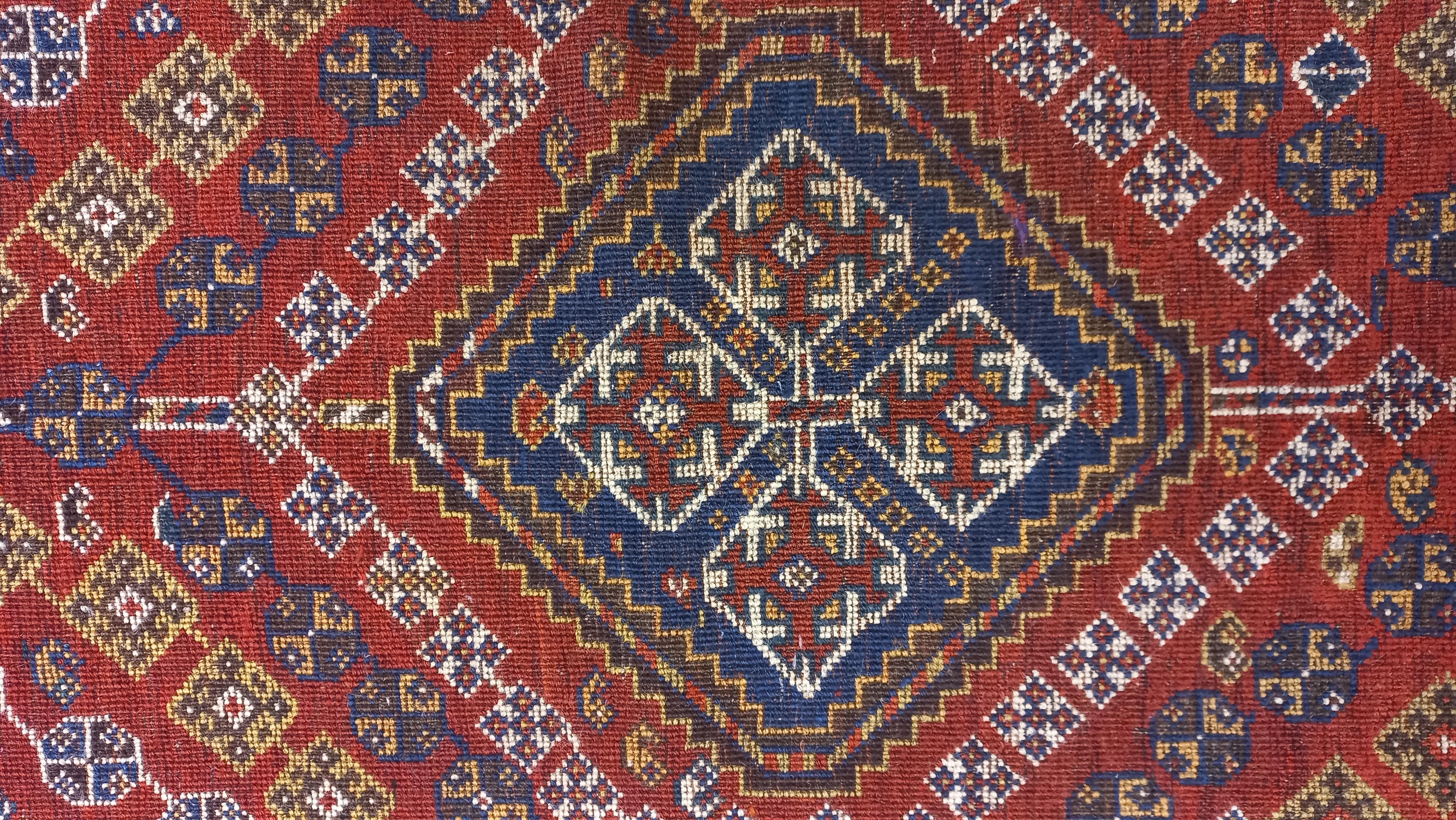 4.6x6.6 Ft Antique Persian Shiraz Qashqai Rug. All Wool & Natural Vegetable Dyes For Sale 11