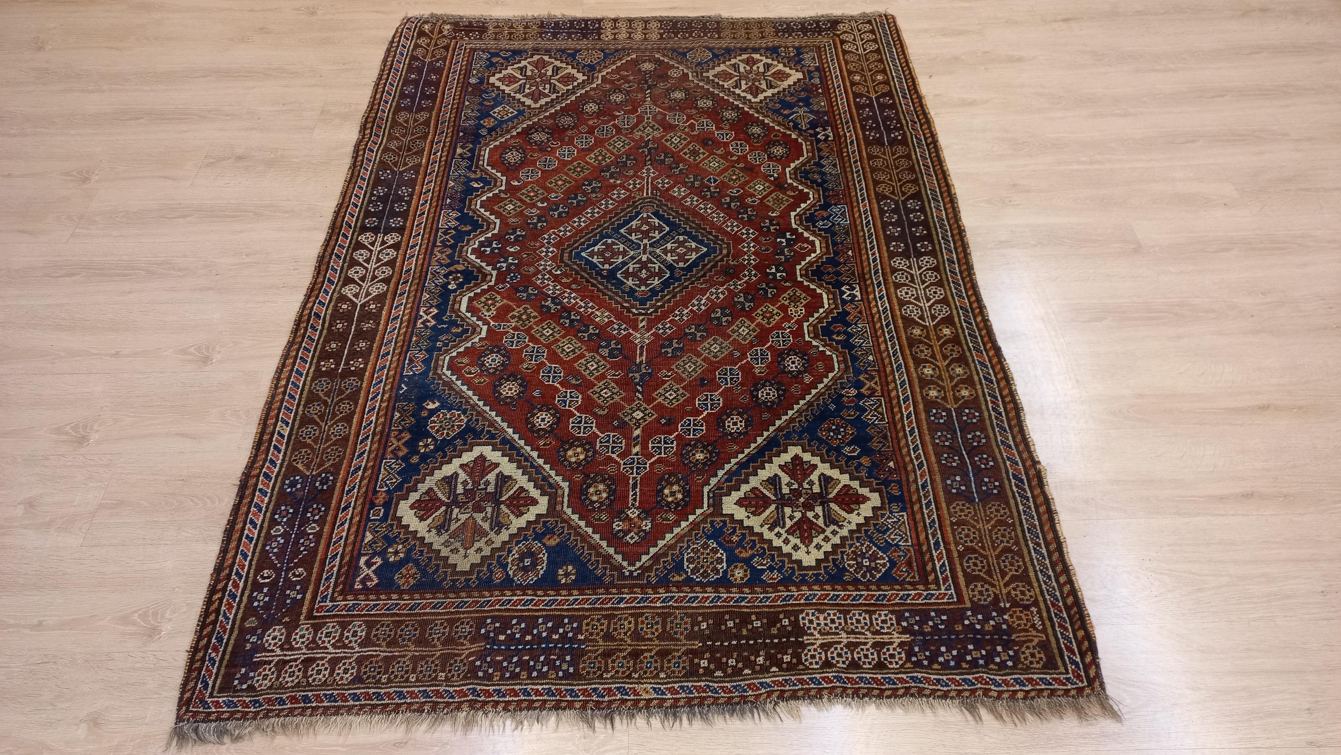 4.6x6.6 Ft Antique Persian Shiraz Qashqai Rug. All Wool & Natural Vegetable Dyes For Sale 13